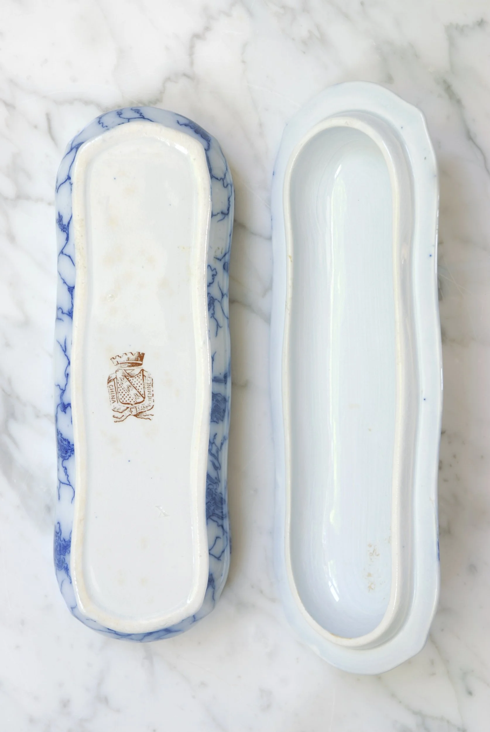 SIZED 1556 China Razor Holder Antique.JPG