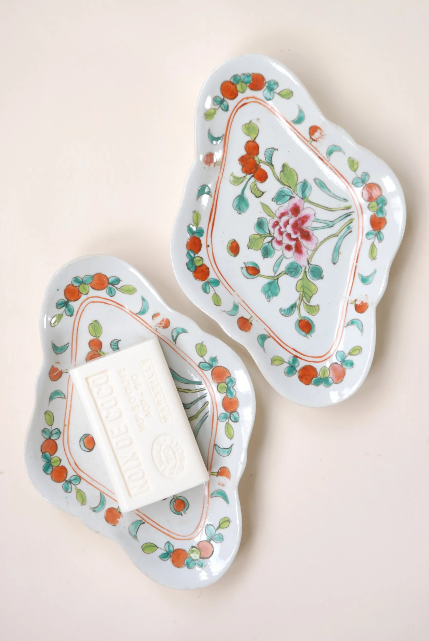 SIZED 1489 Chinese Porcelain Dishes.JPG