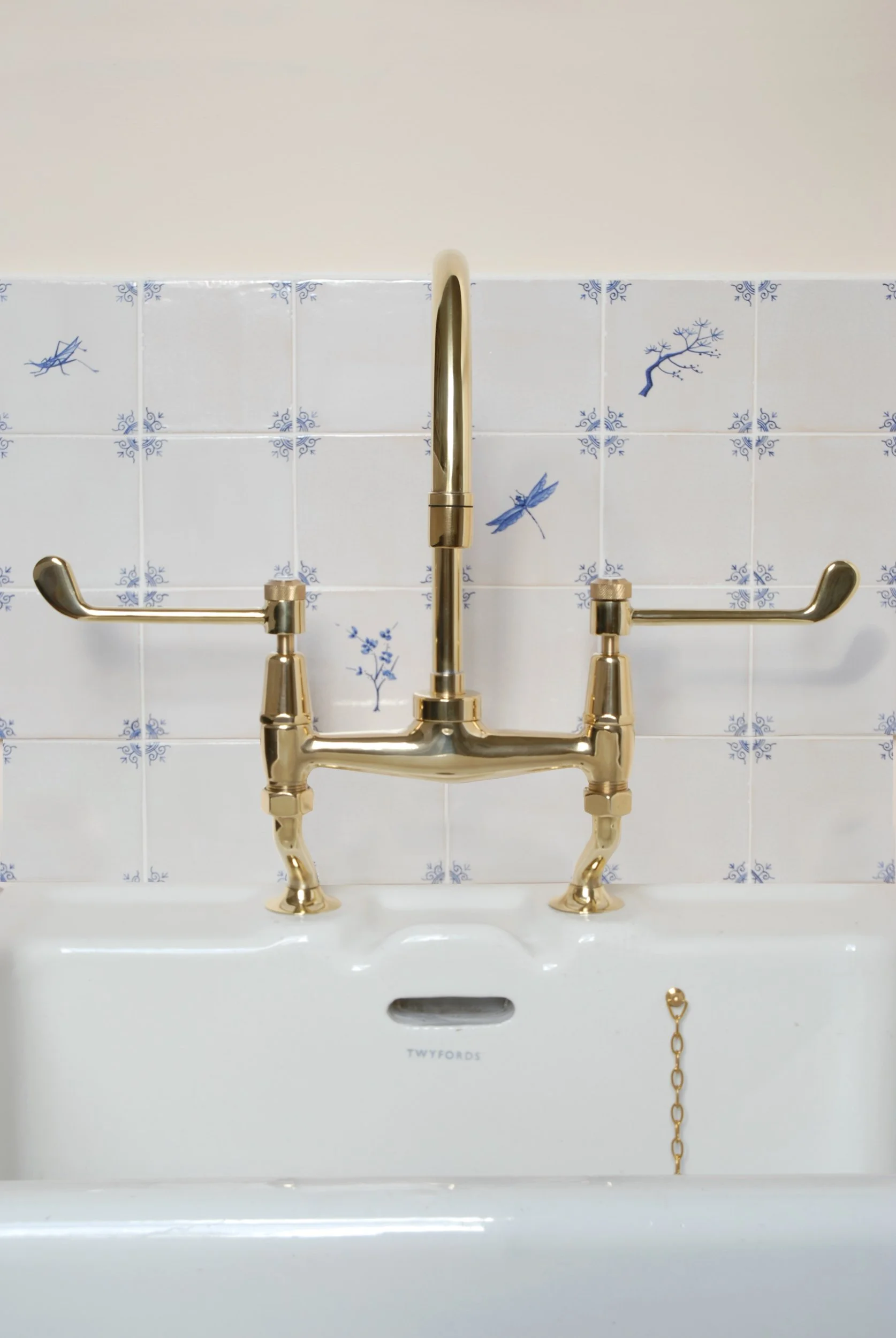 SIZED 1475 Brass Mixer Taps.JPG