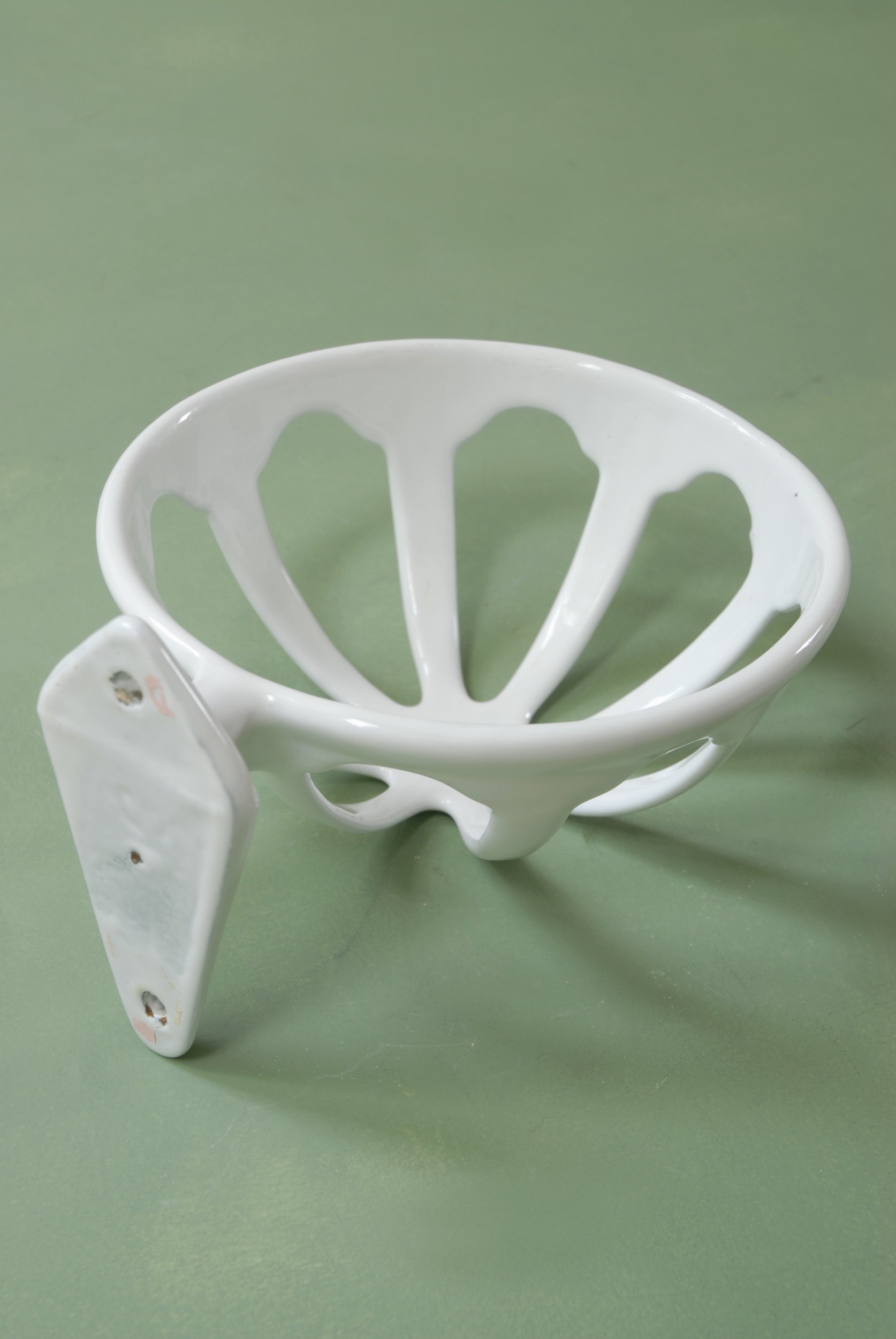 SIZED 1563 Vintage Sponge Holder.JPG