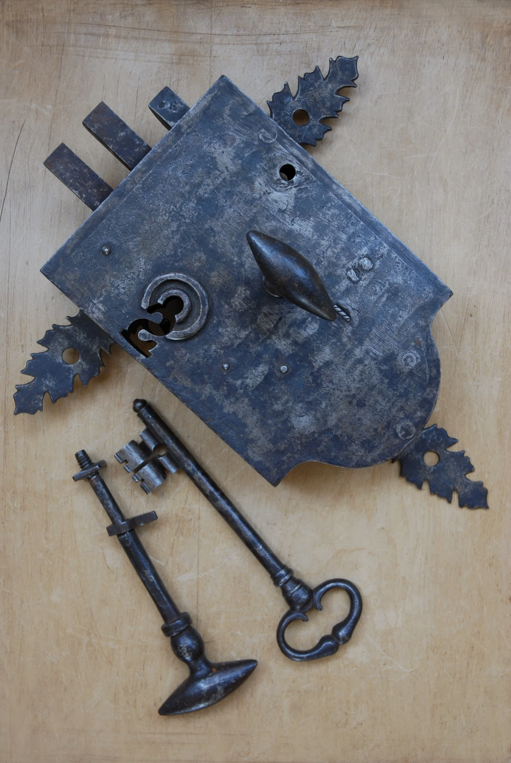 SIZED 1375 Large French Steel Rim Lock Antique.JPG