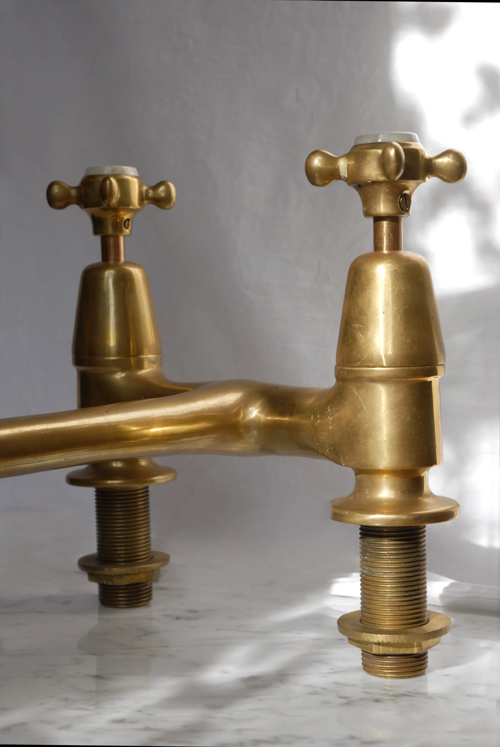 SIZED 1613 Antique Bath Mixer Taps.JPG