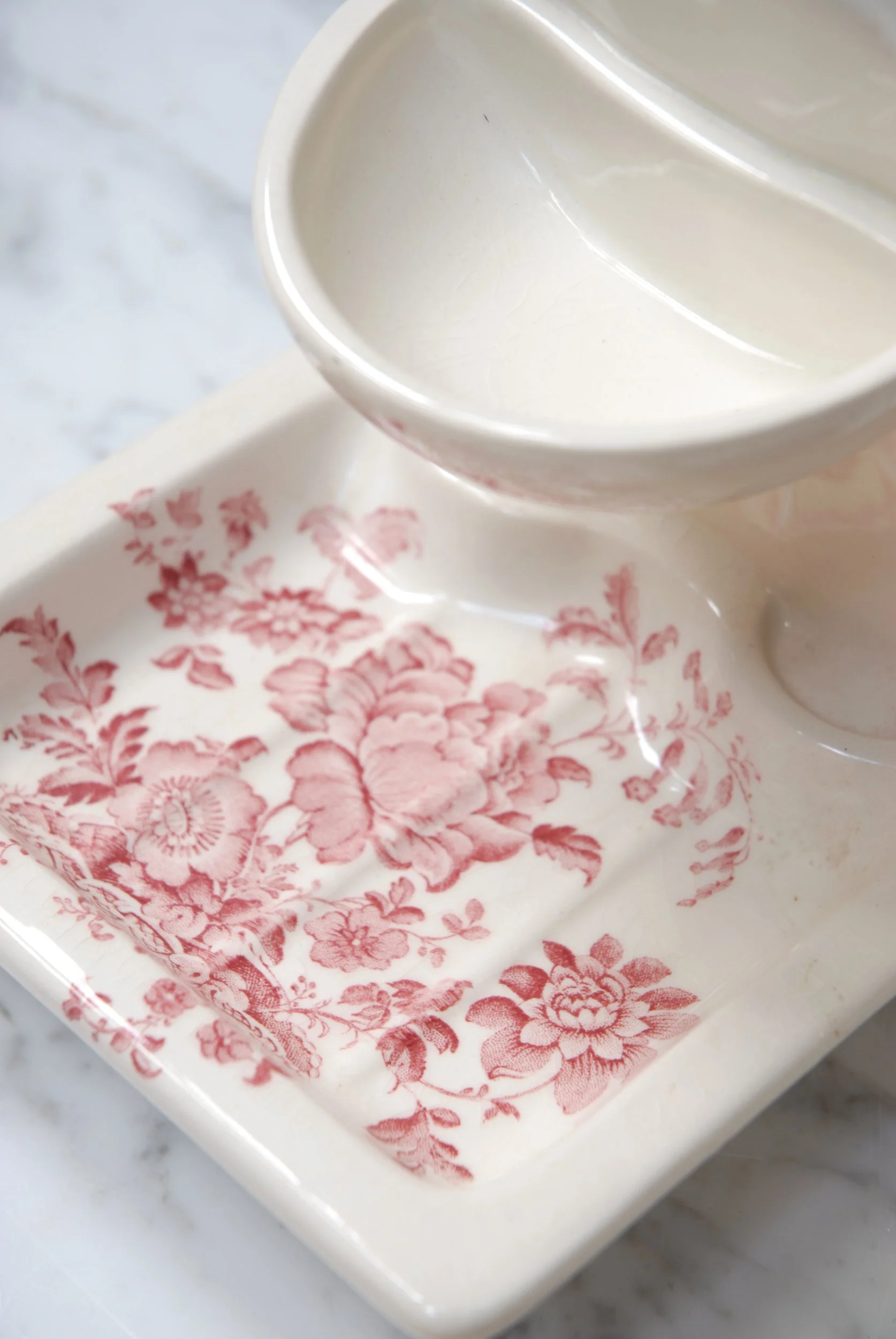 SIZED 1442 Ceramic Victorian Soap Holder.JPG