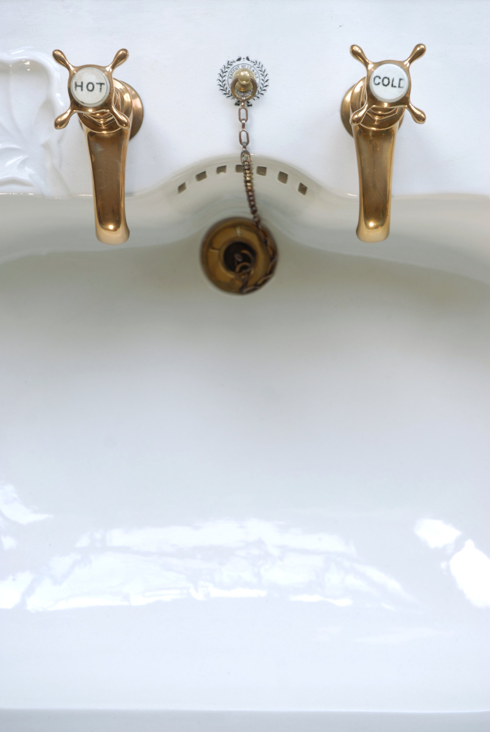 SIZED 1350 Brass Victorian Sink Taps.JPG