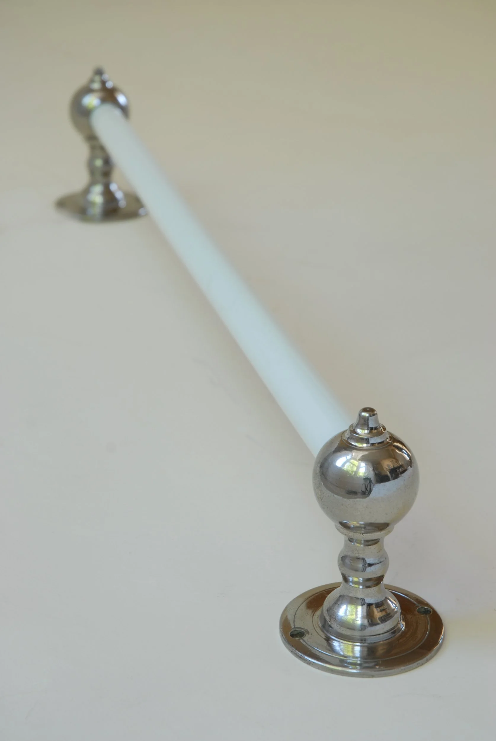 SIZED 1555 Glass Towel Rail.JPG