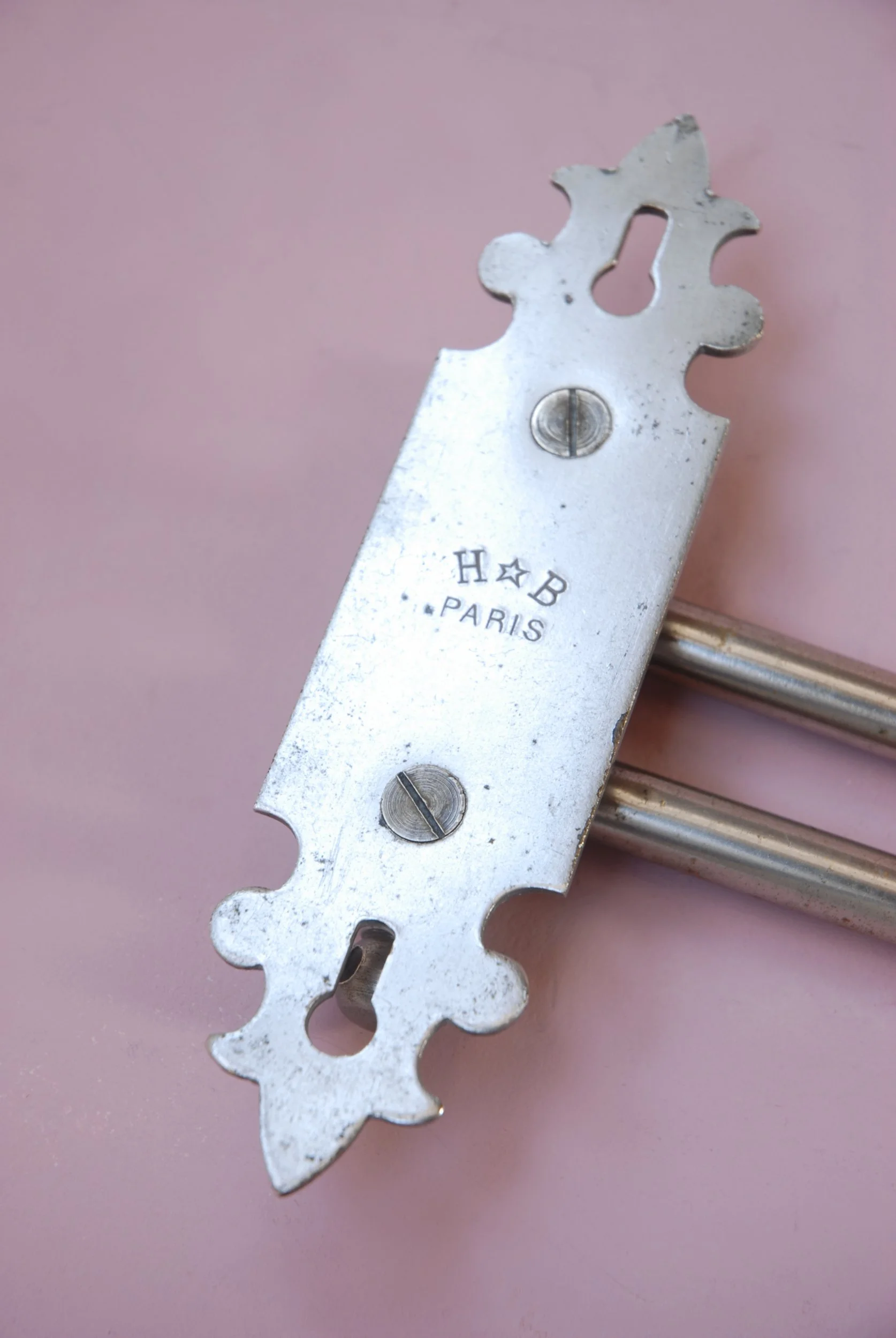 SIZED 1491 HB Paris Towel Rail Antique.JPG