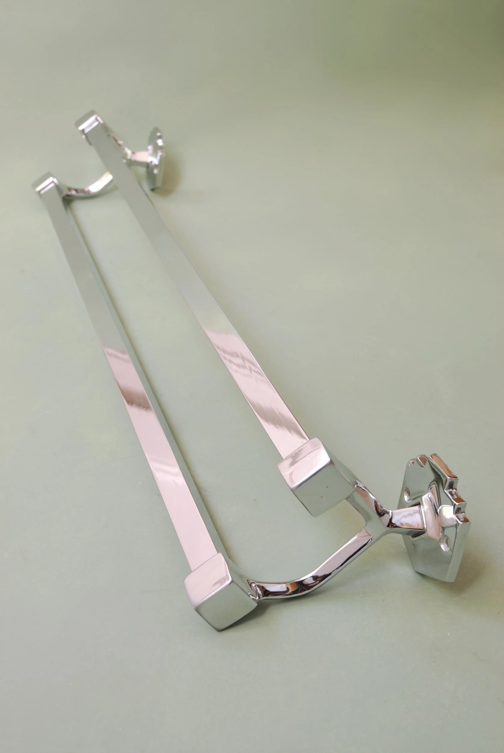 SIZED 1561 Chrome Towel Rail Art Deco.JPG