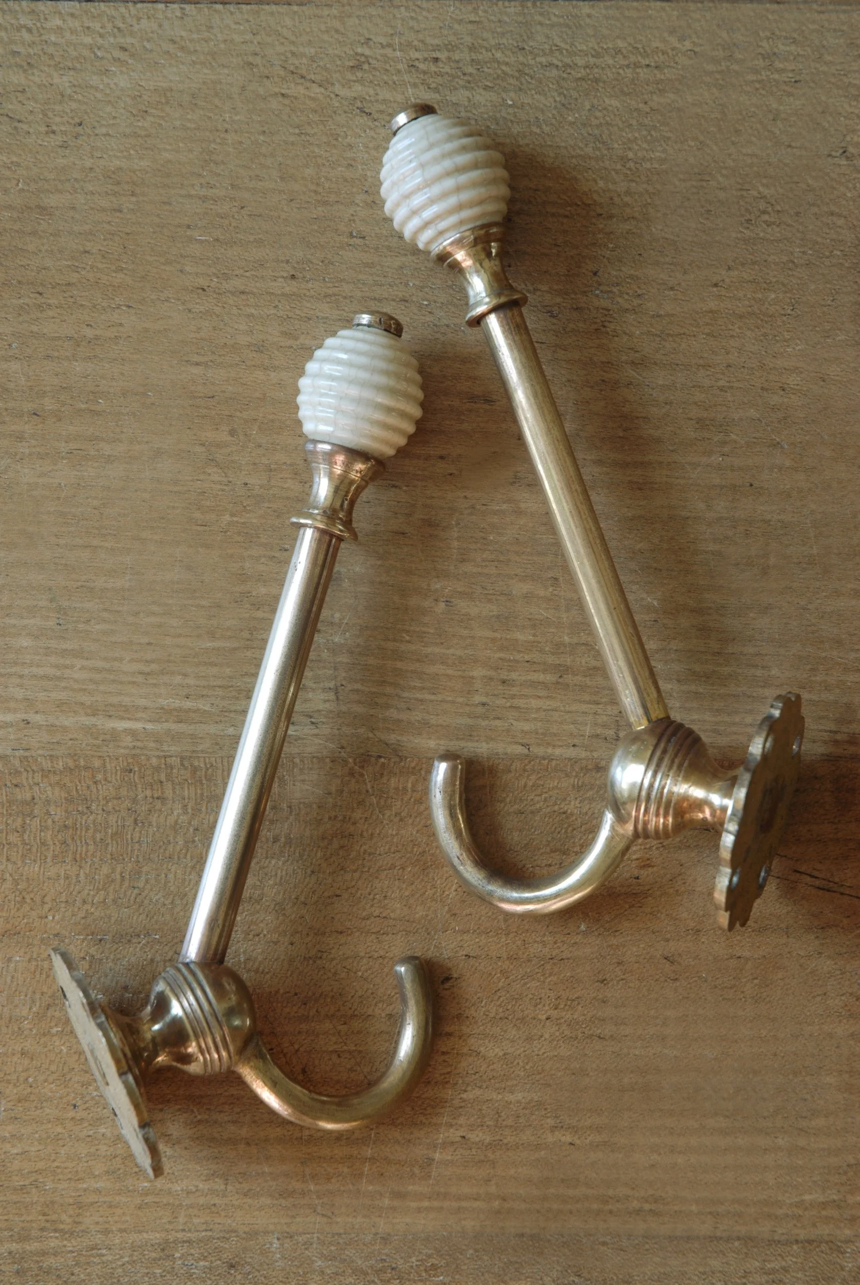 SIZED 1599 Beehive Hook Brass Antique Waterandwooduk.JPG