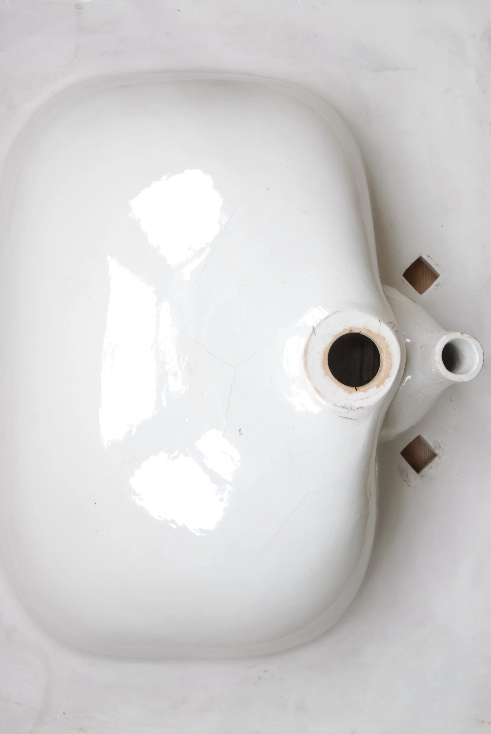 SIZED 1350 Old Wash Basin.JPG