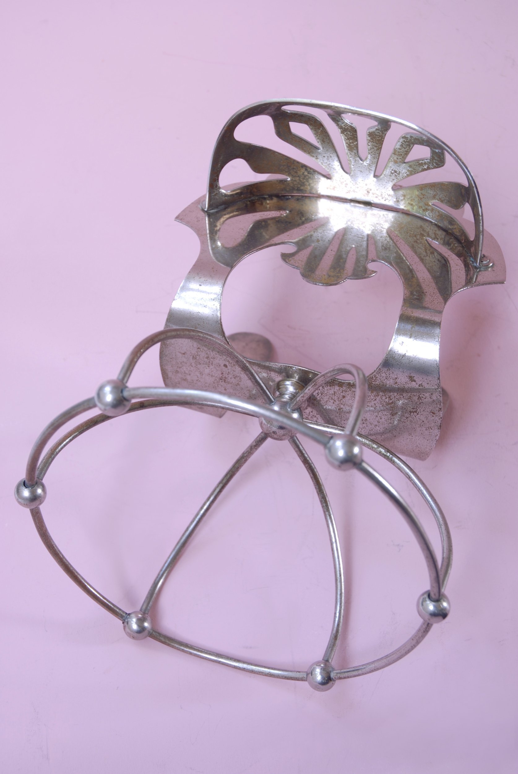 SIZED 1462 Antique Roll Top Bath Holder.JPG