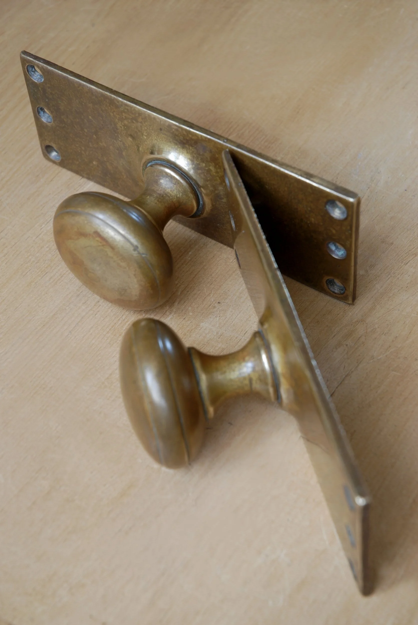 SIZED 1545 Brass Handle Antique.JPG