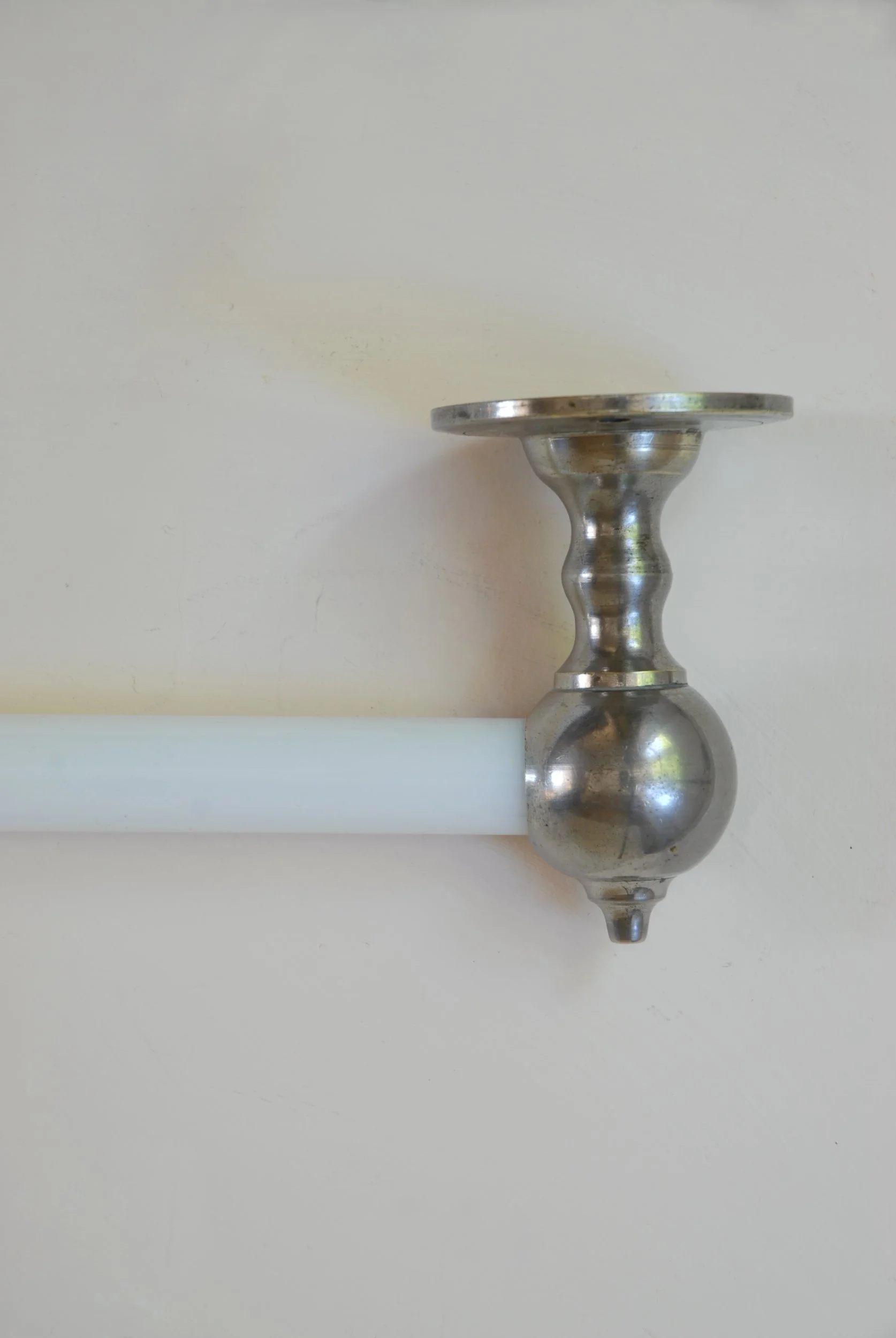 SIZED 1555 Antique Towel Rail Waterandwooduk.JPG