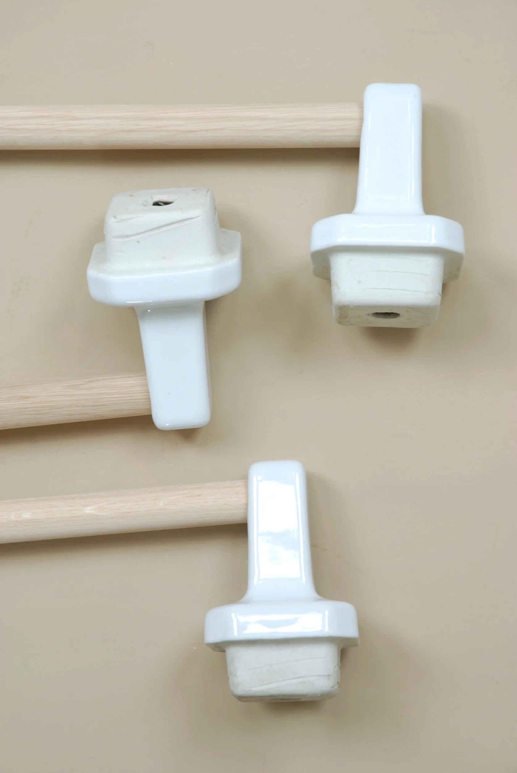 SIZED 1286 Ceramic Hand Towel Rail.JPG