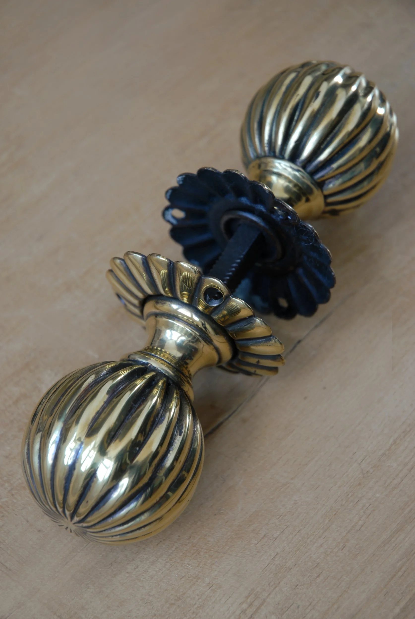 SIZED 1529 Regency Brass Door Knob Handles.JPG