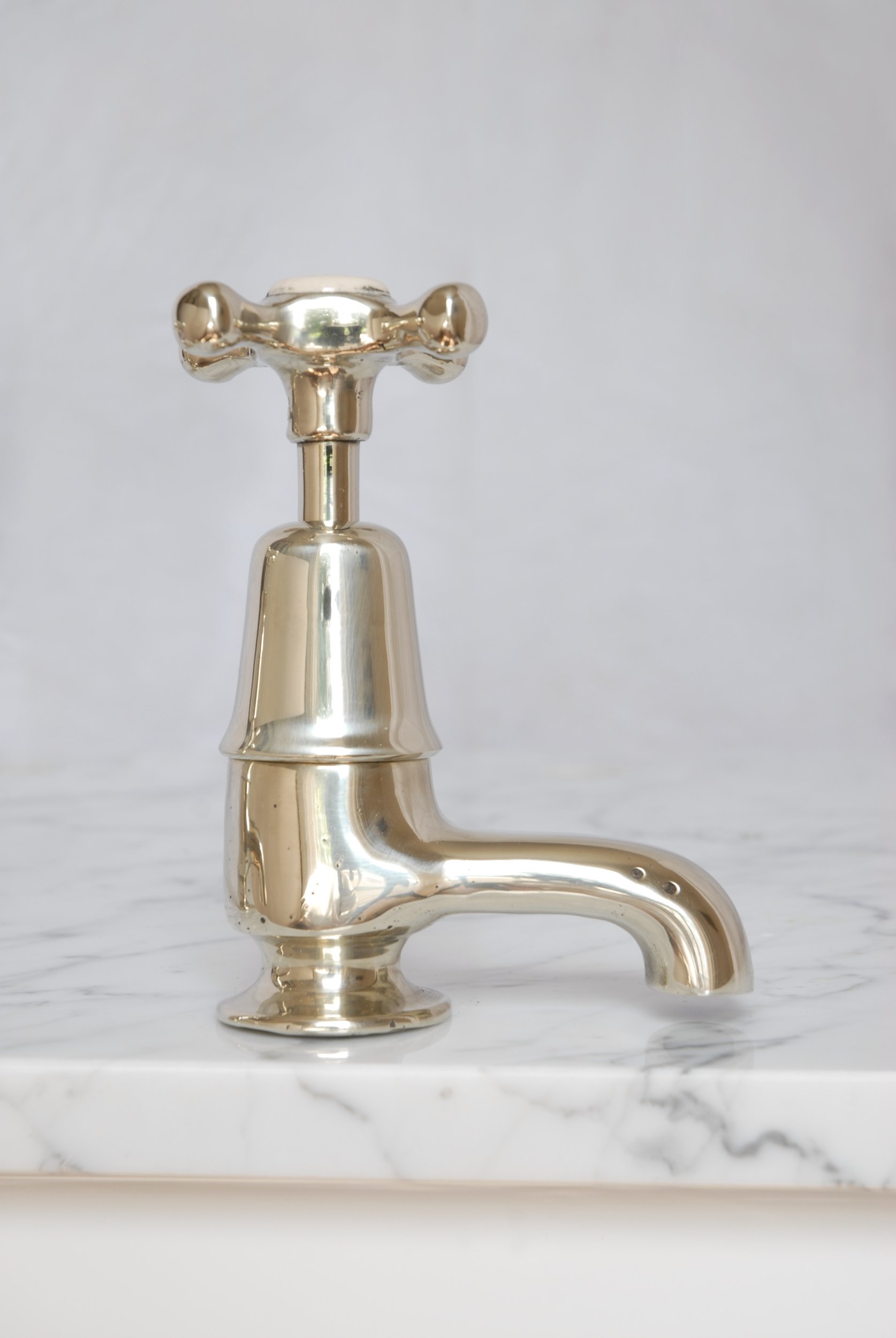 SIZED 1572 Antique Sink Faucets.JPG