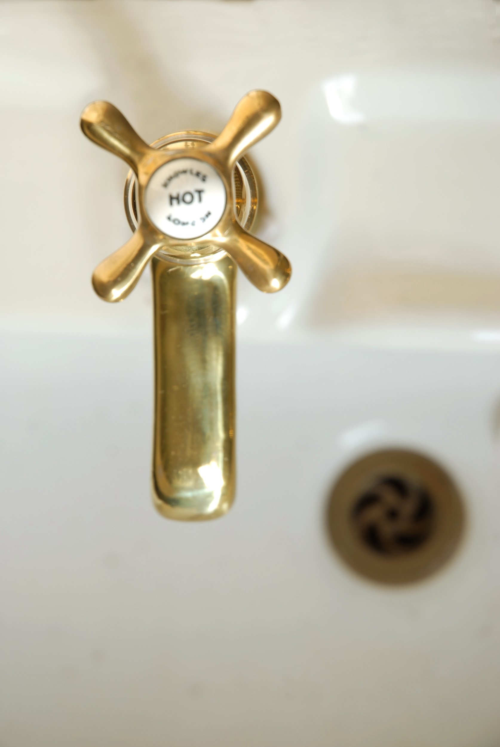 SIZED 1500 Brass Antique Taps Waterandwooduk.JPG