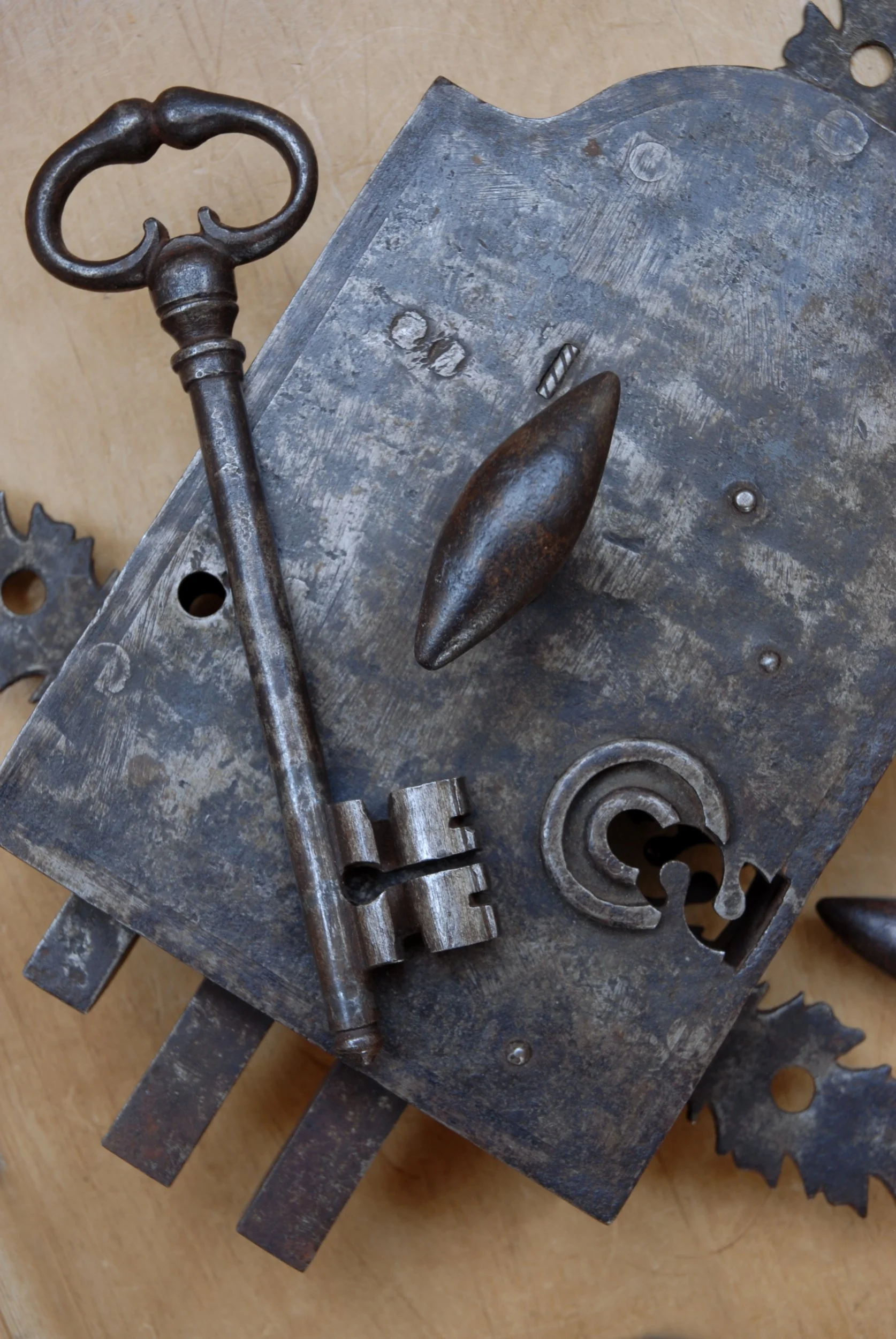 SIZED 1375 Antique 18th Century Door Lock.JPG