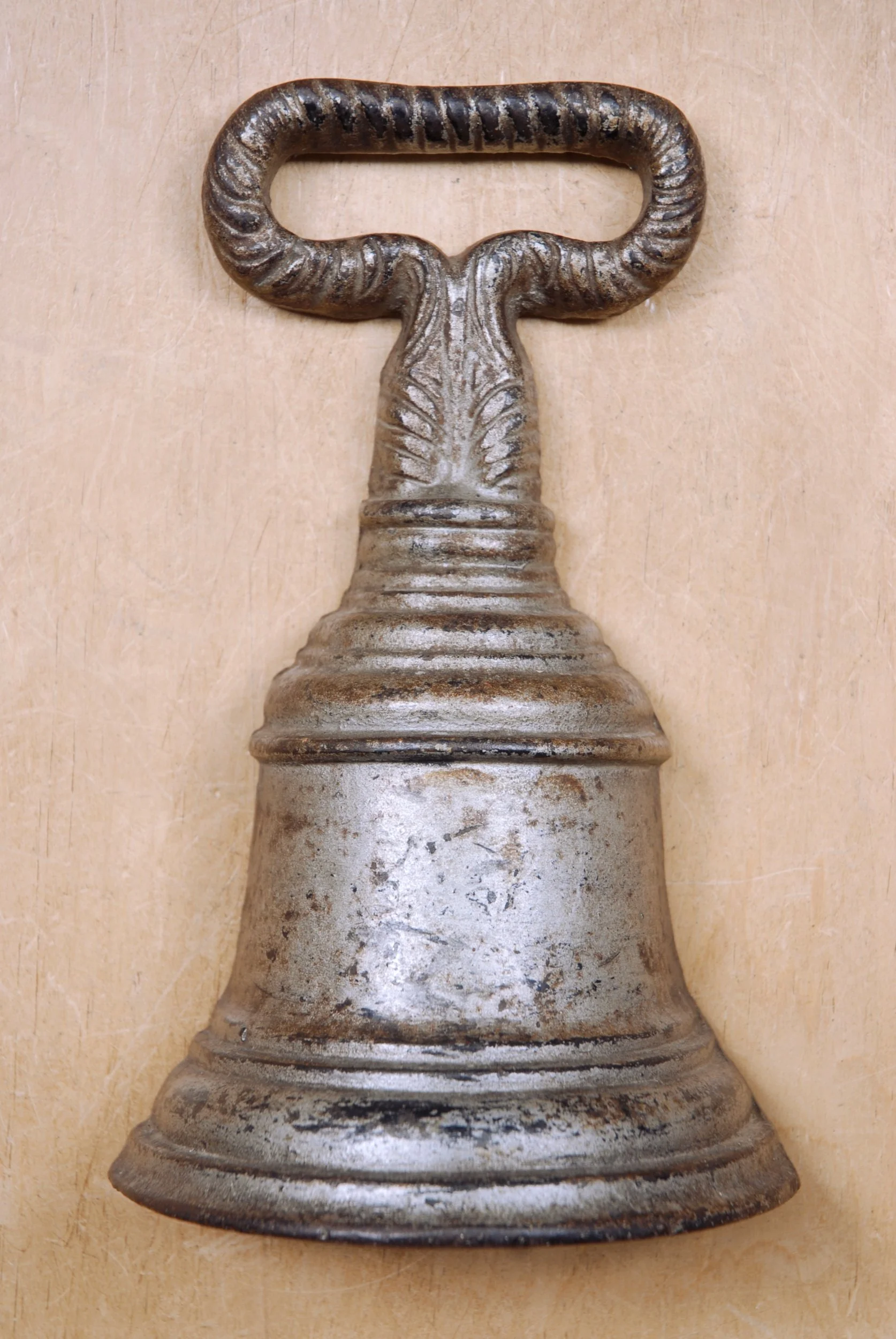 SIZED 1444 Cast Iron Kenrick Door Stop.JPG