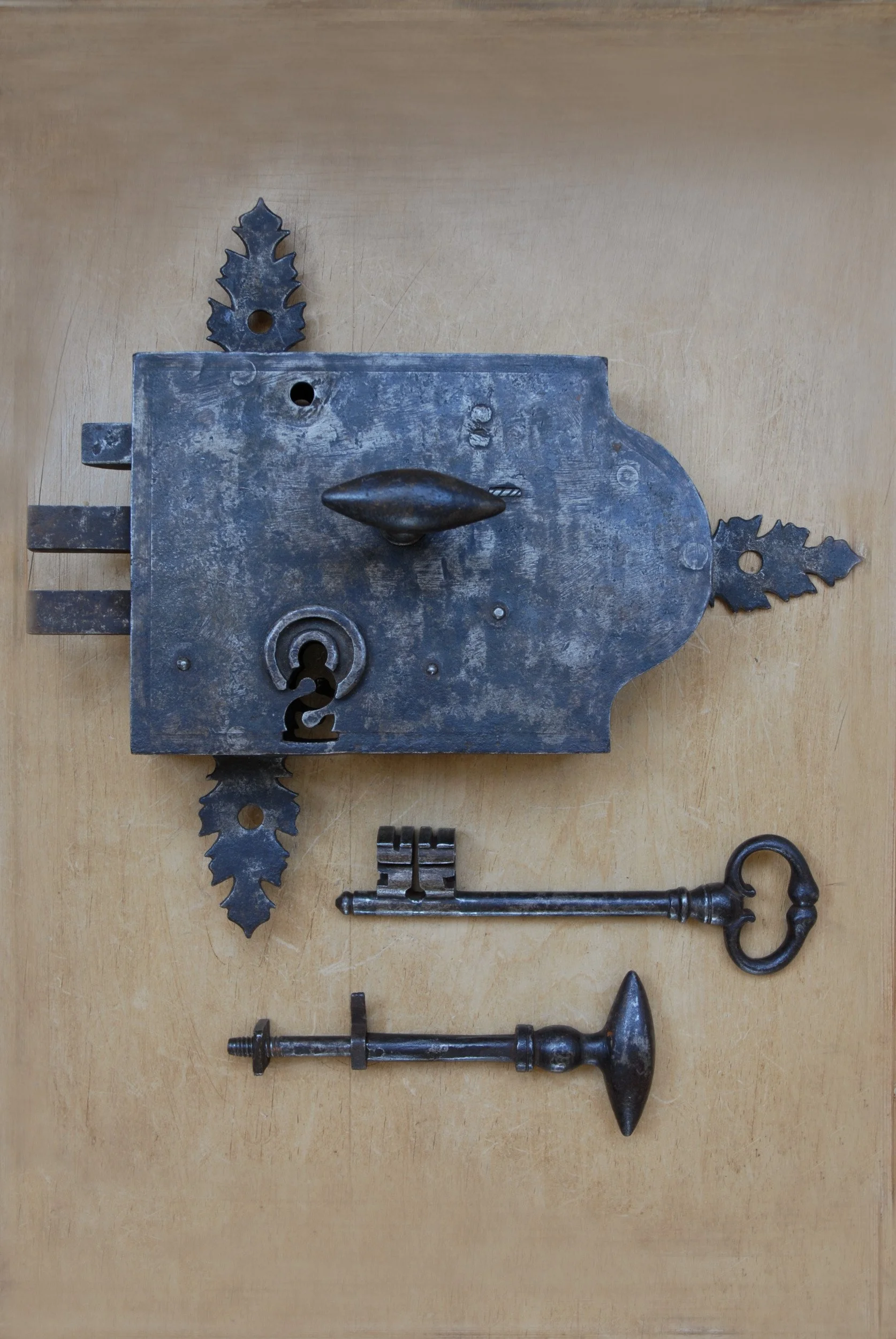 SIZED 1375 Steel Rim Lock 18th Century.JPG