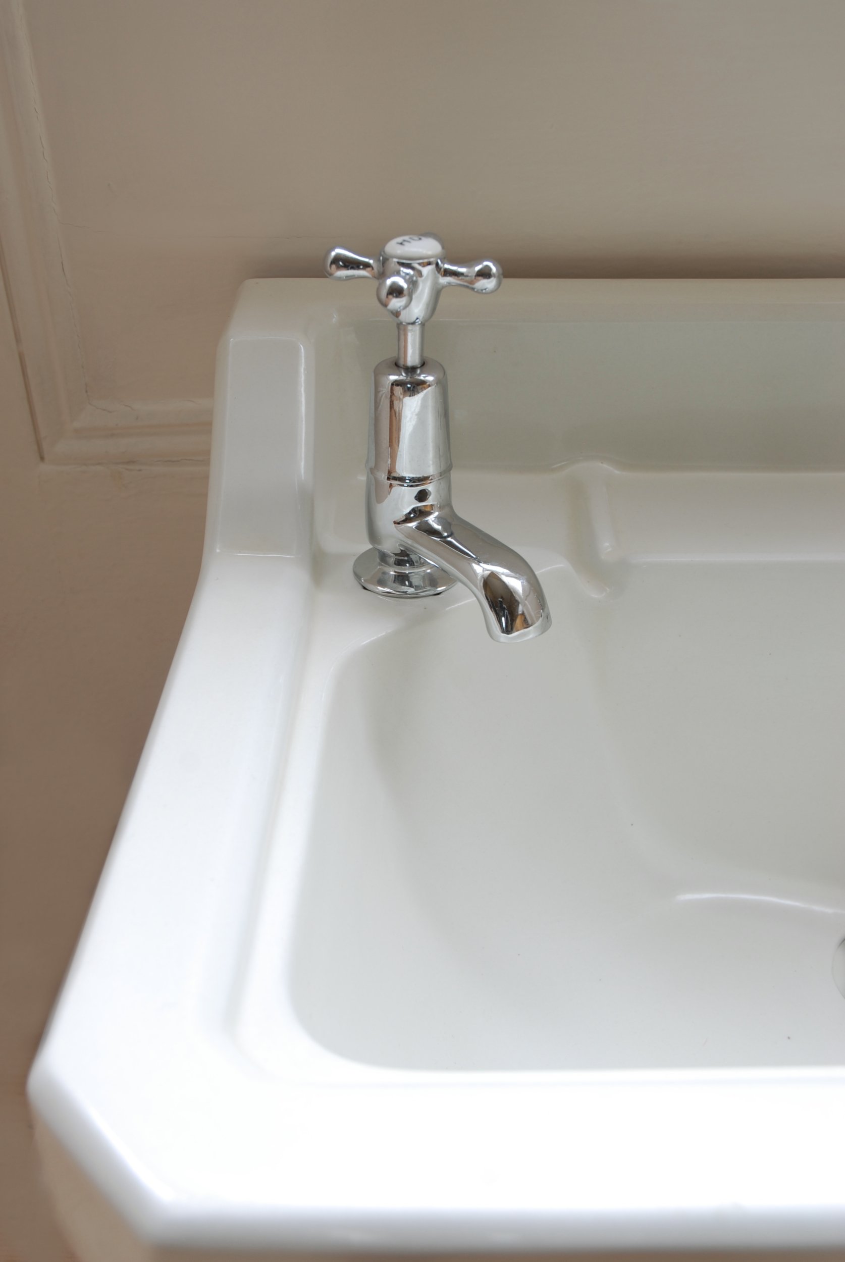 SIZED 1351 Art Deco Basin.JPG