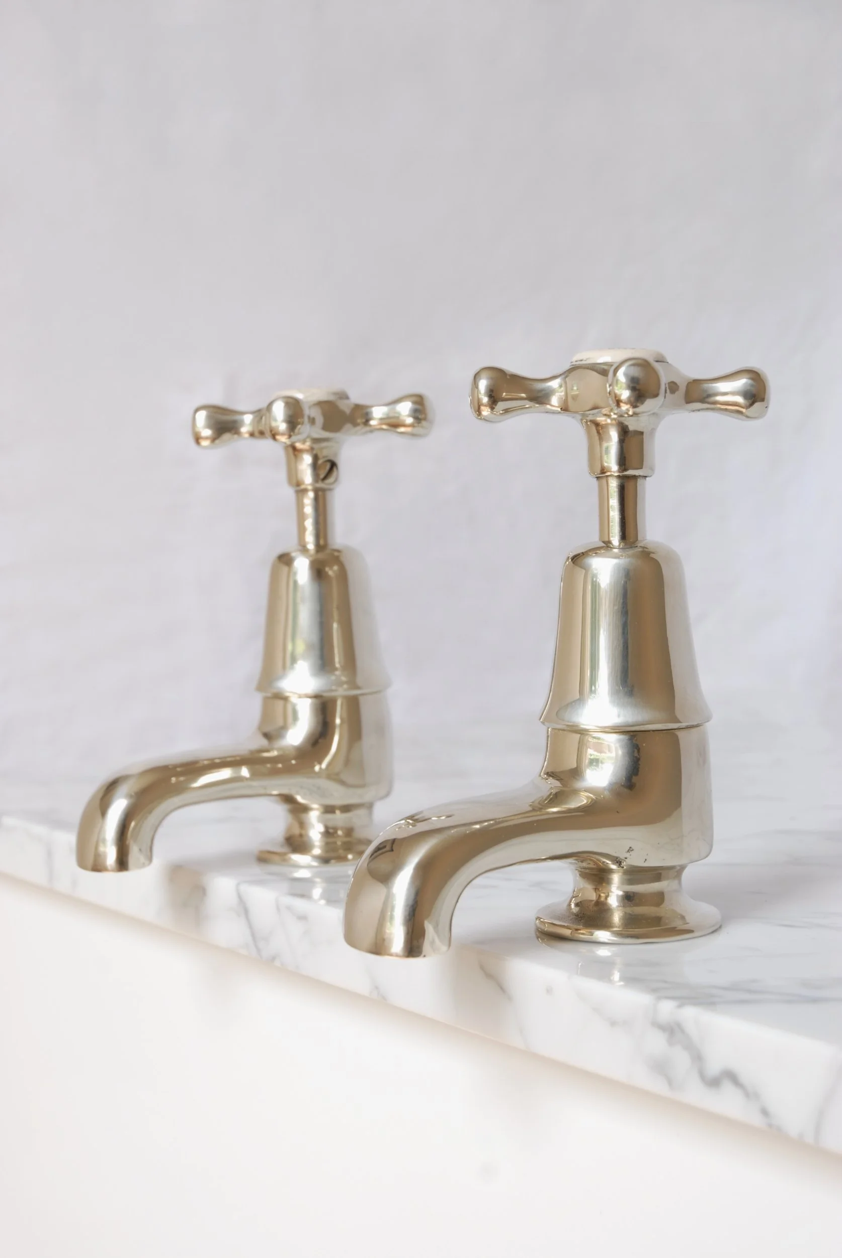 SIZED 1572 Vintage Sink Taps.JPG