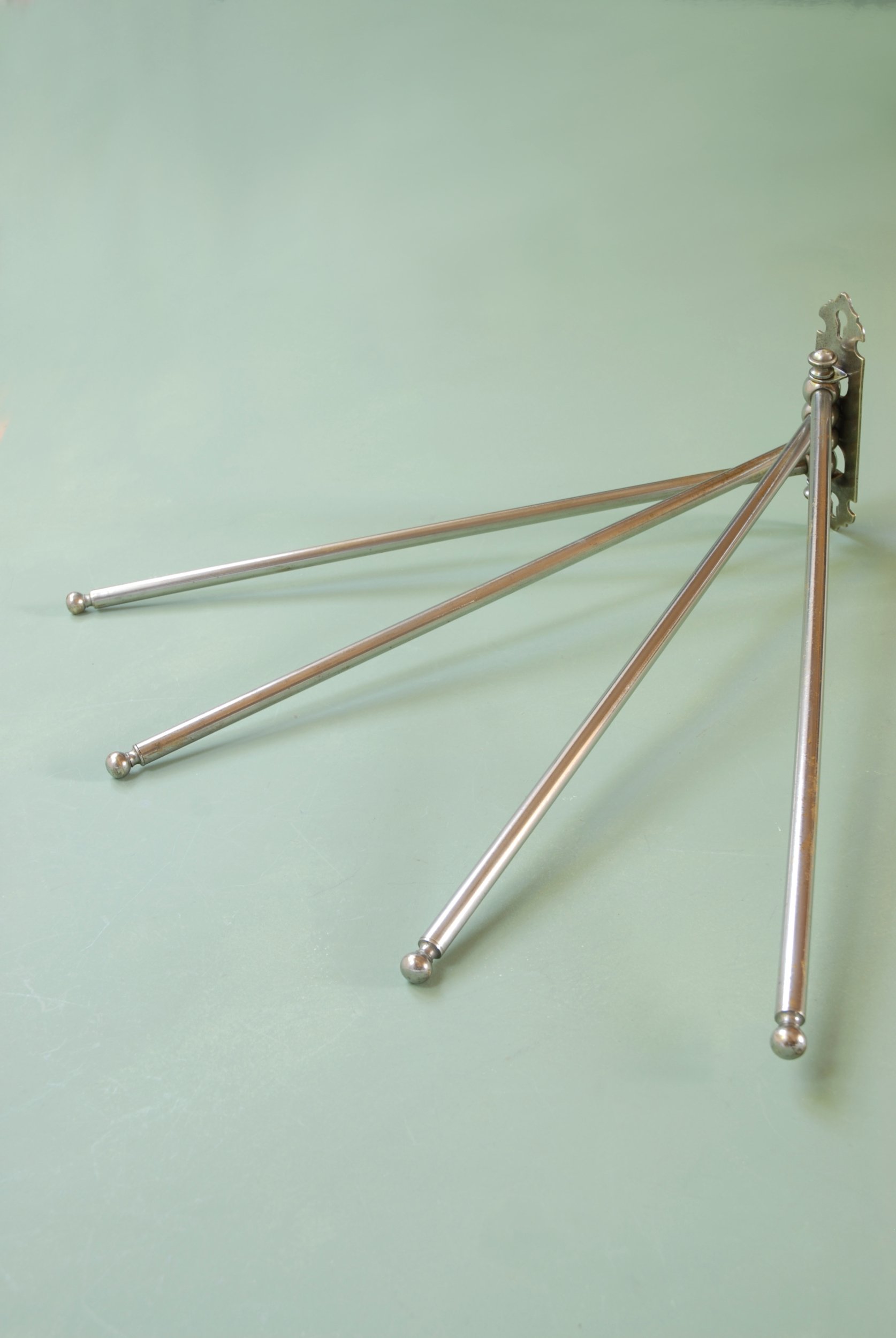 SIZED 1411 Quadruple Arm Towel Rail.JPG