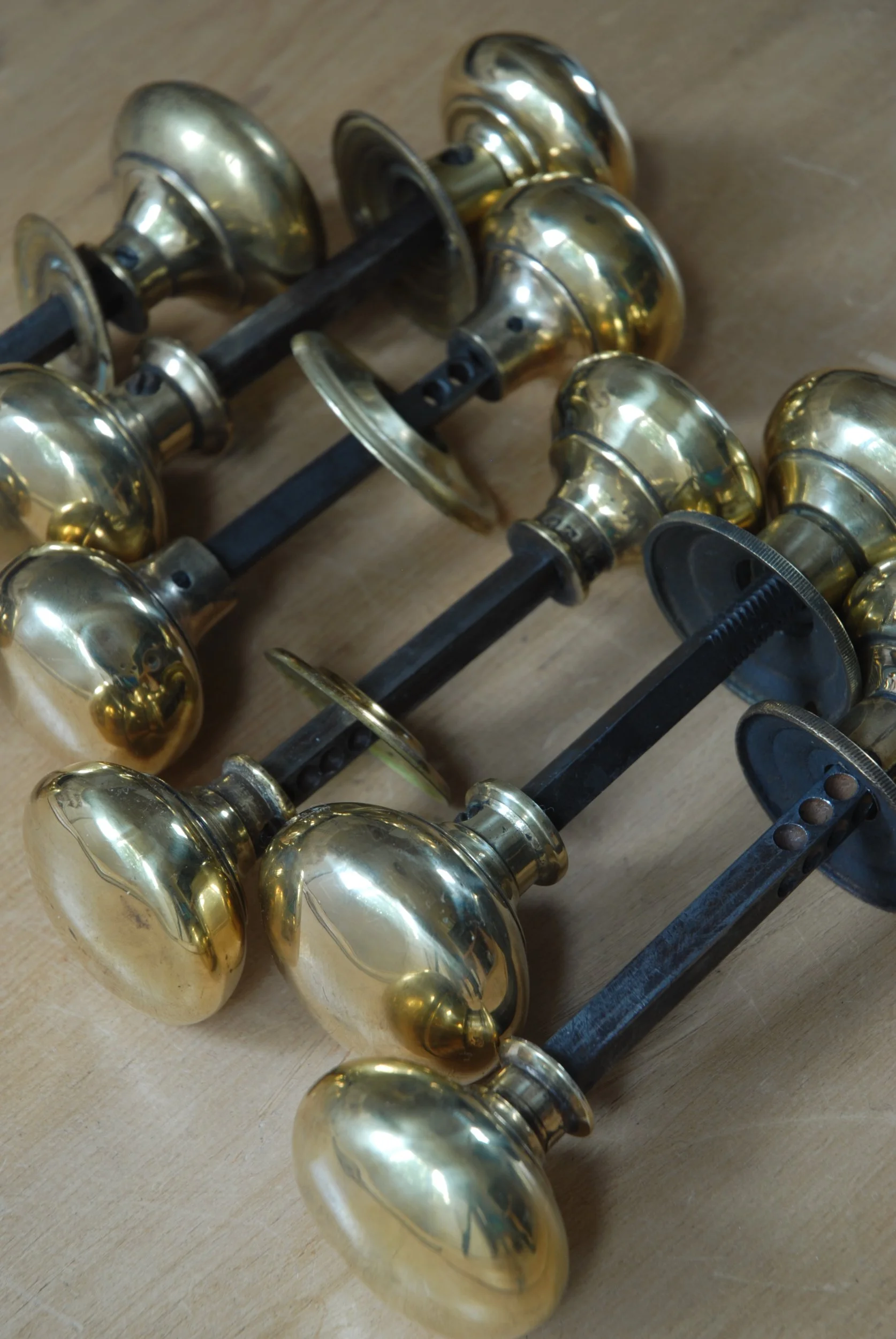 SIZED 1467 Brass Victorian Door Knobs.JPG