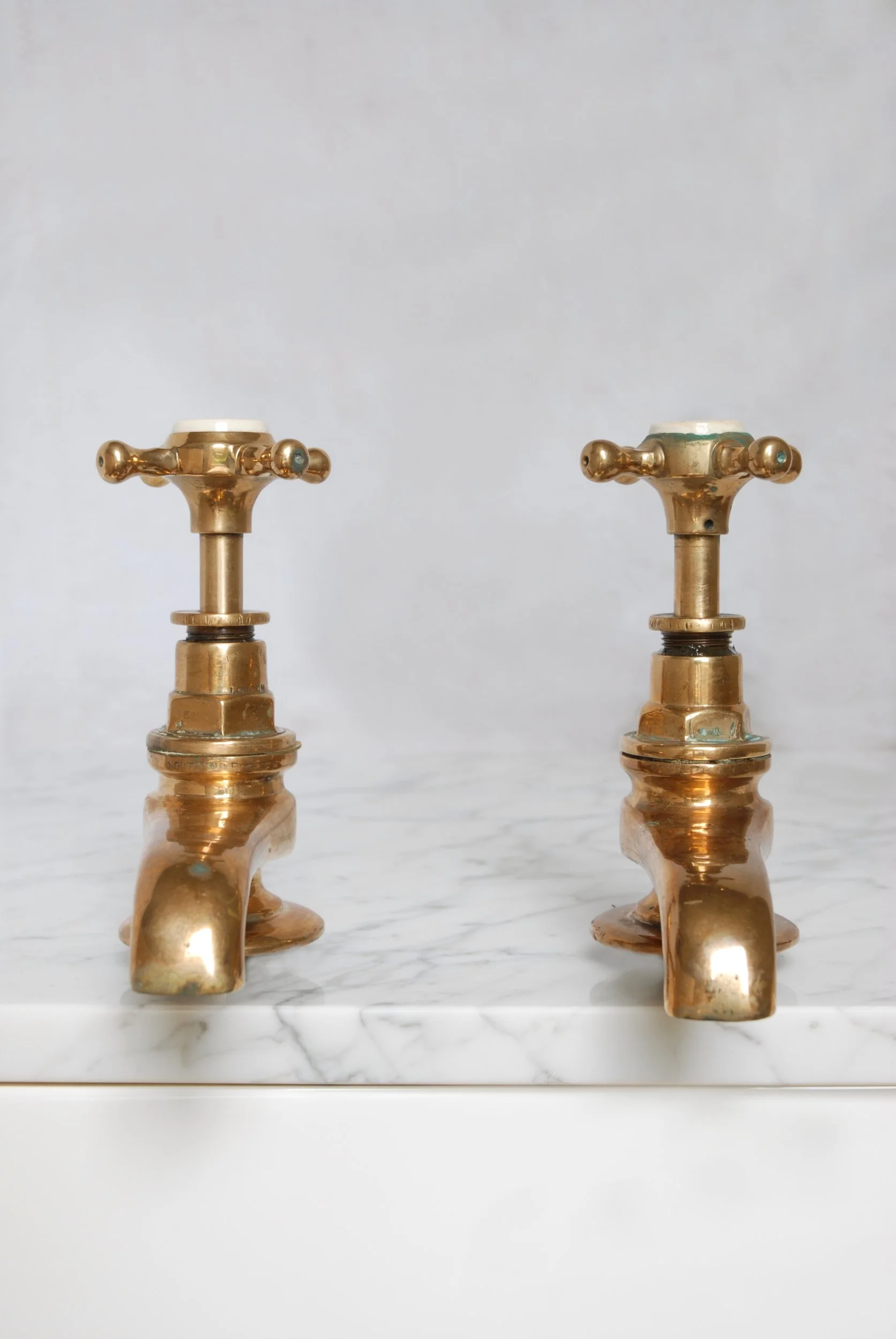 SIZED 1571 Brass Taps Antique.JPG