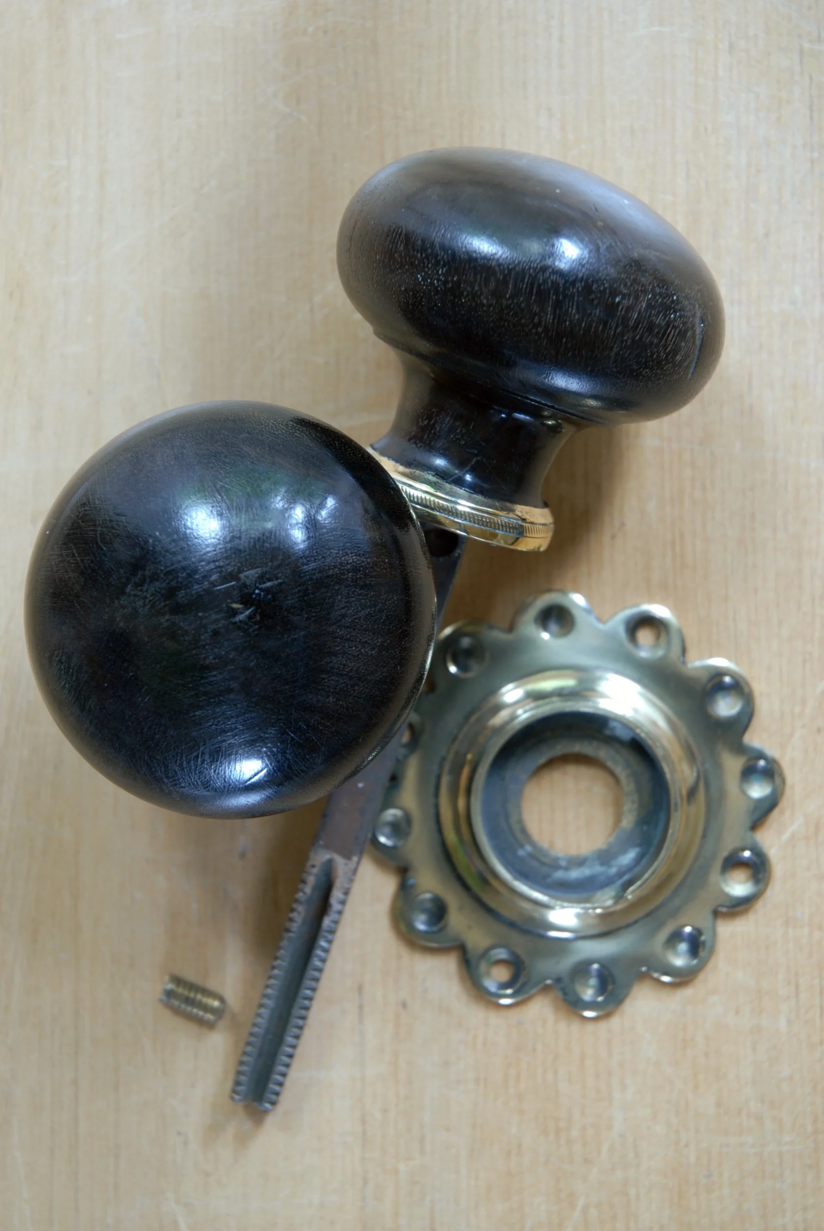 SIZED 1403 Mahogany Victorian Bun Handles.JPG