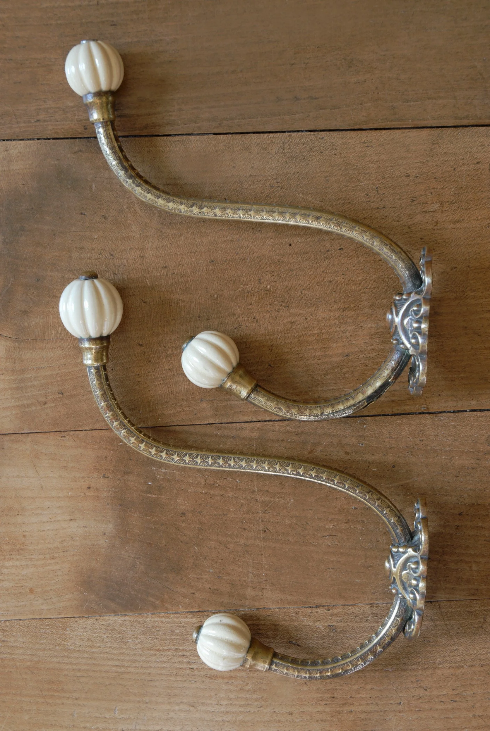 SIZED 1611 Brass Ceramic Antique Hooks.JPG