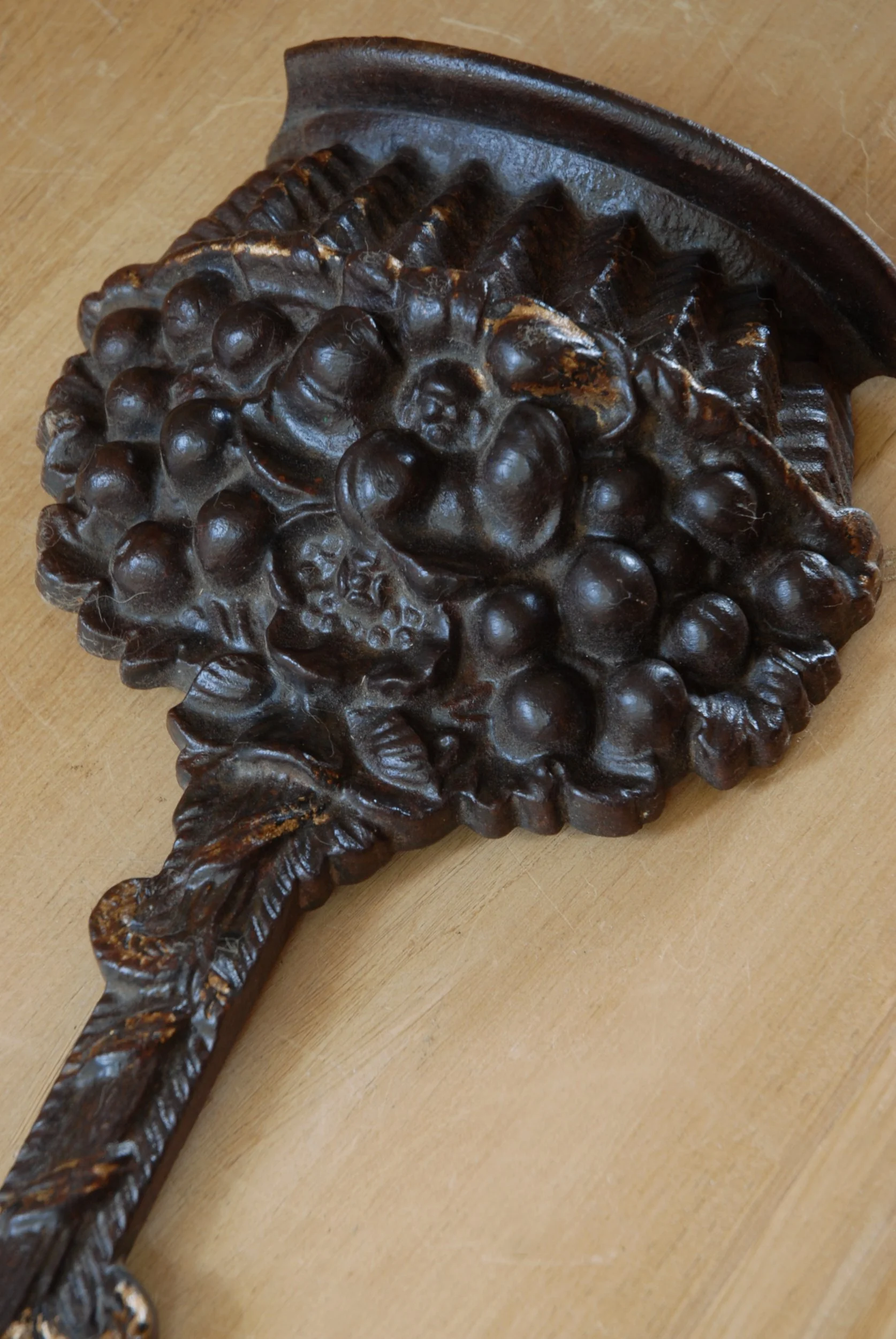 SIZED 1449 Cast Iron Door Stop.JPG
