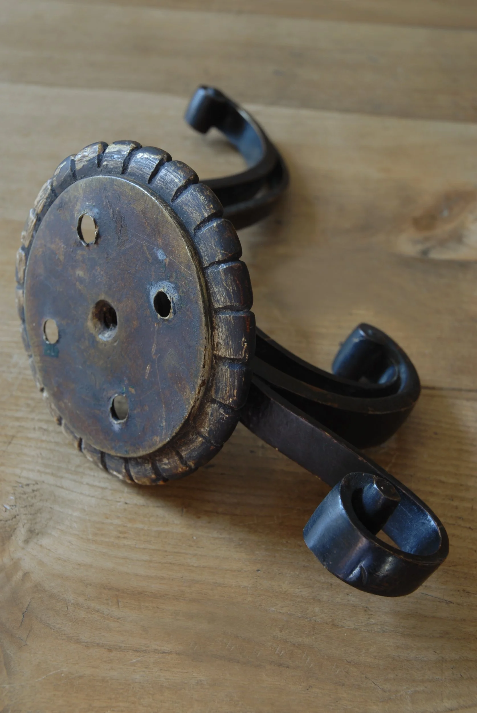 SIZED 1600 Bronze Hook.JPG