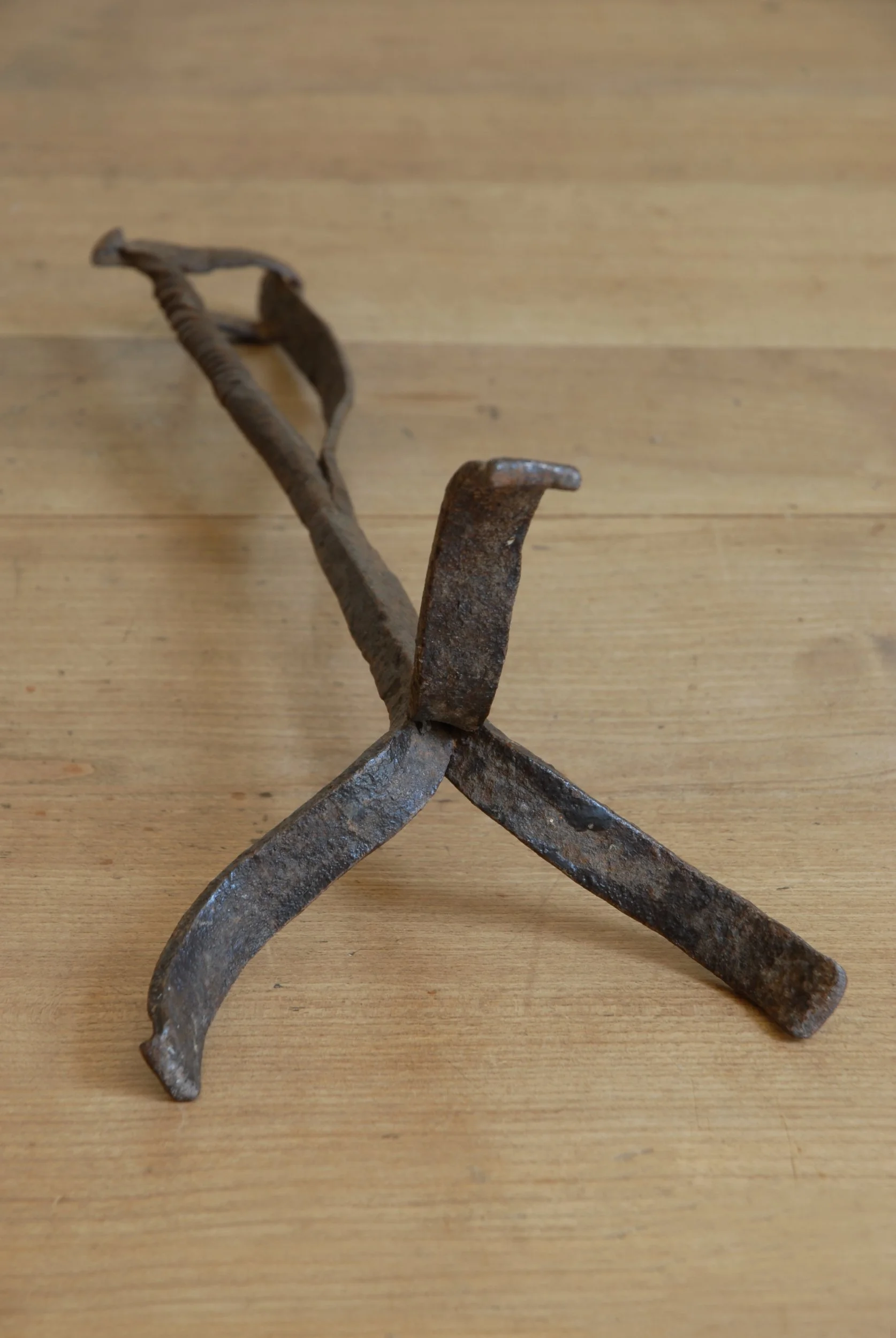 SIZED 1582 Candlestick Iron French.JPG