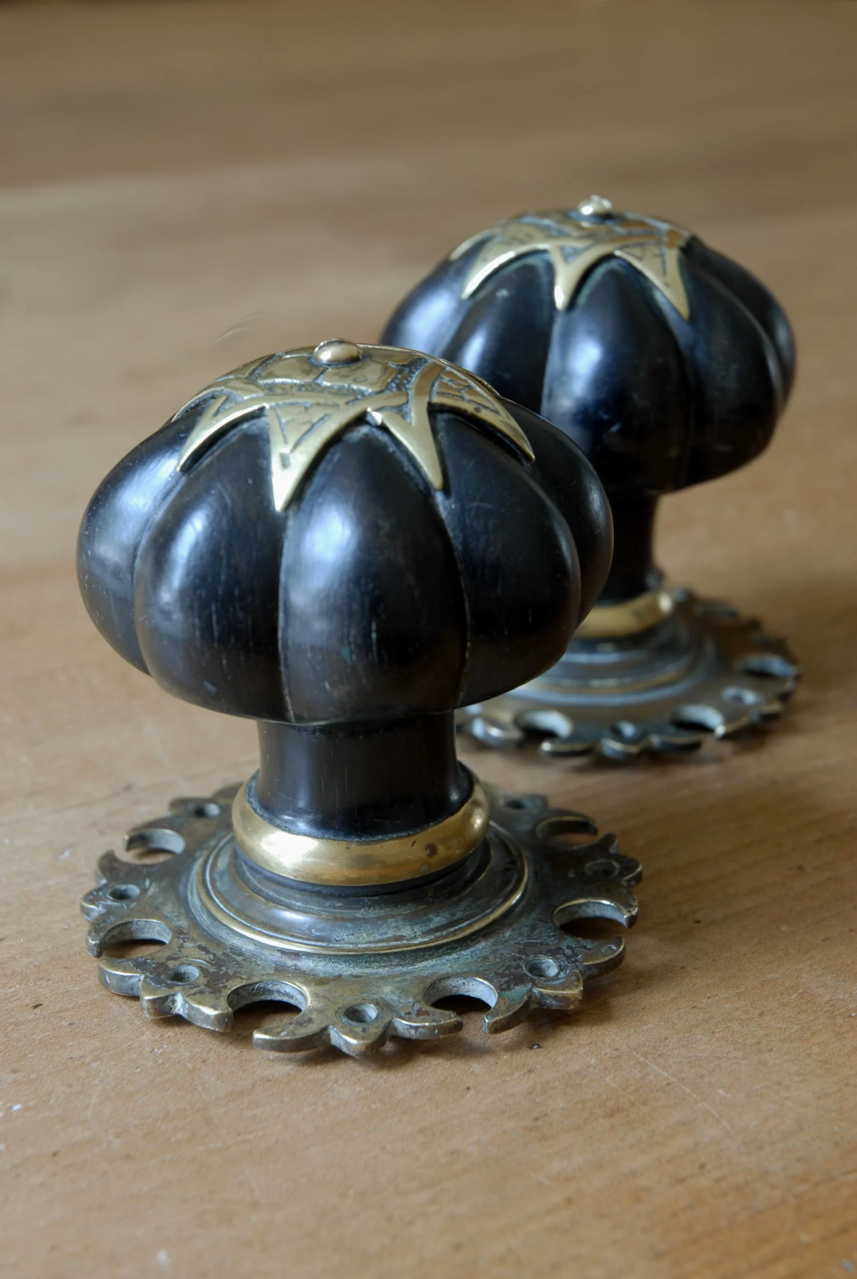 SIZED 1568 Ebony Handles Victorian Brass.JPG