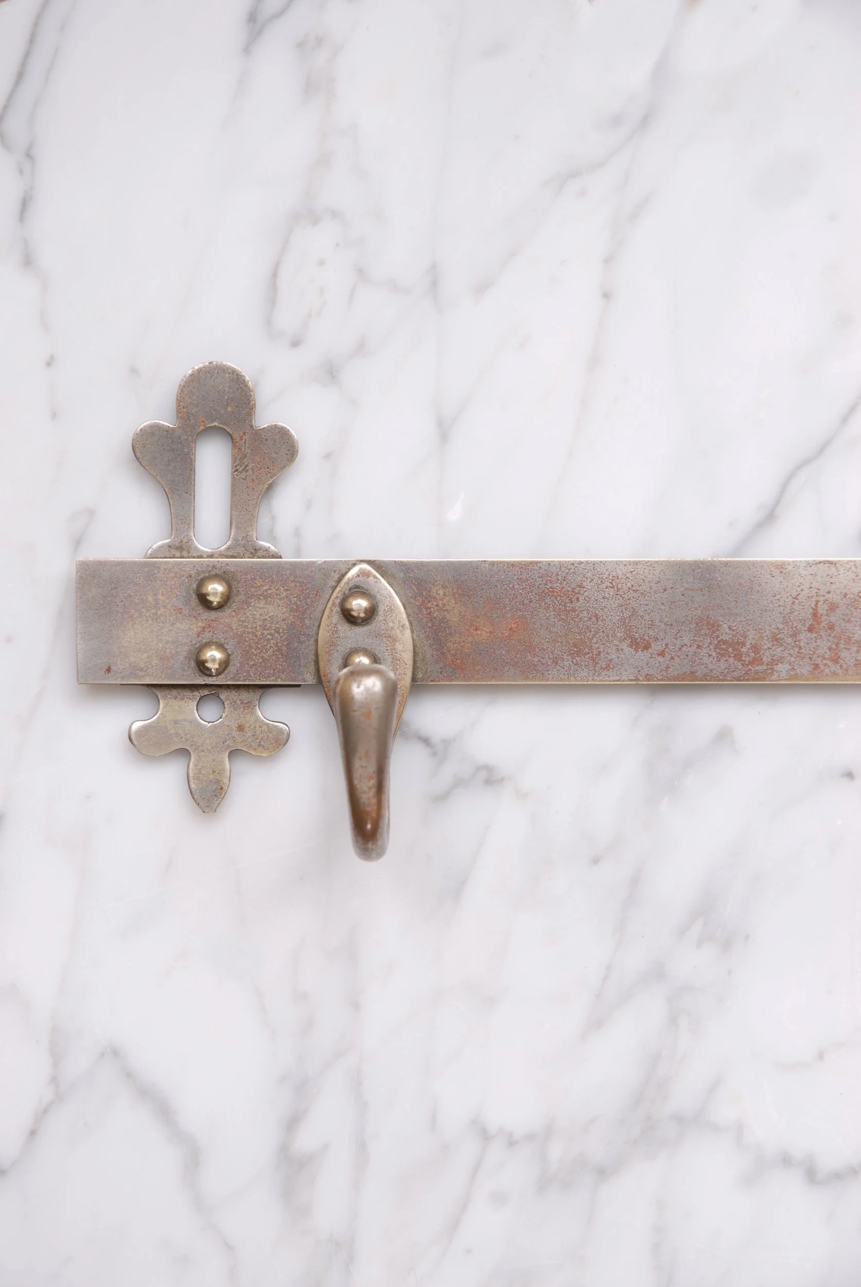 SIZED 1513 Silver Hooks Antique.JPG