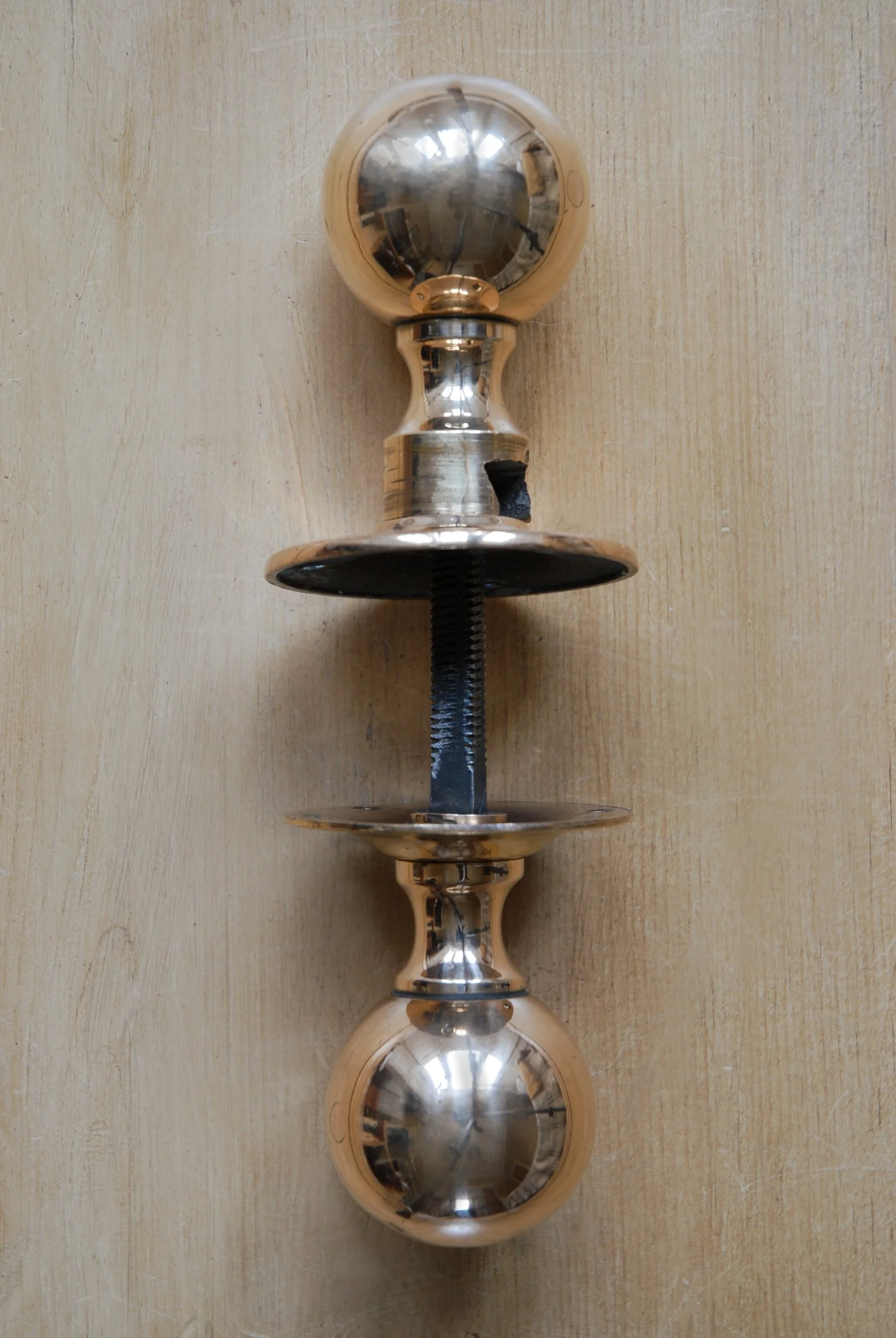 SIZED 1384 Brass Door Knobs.JPG