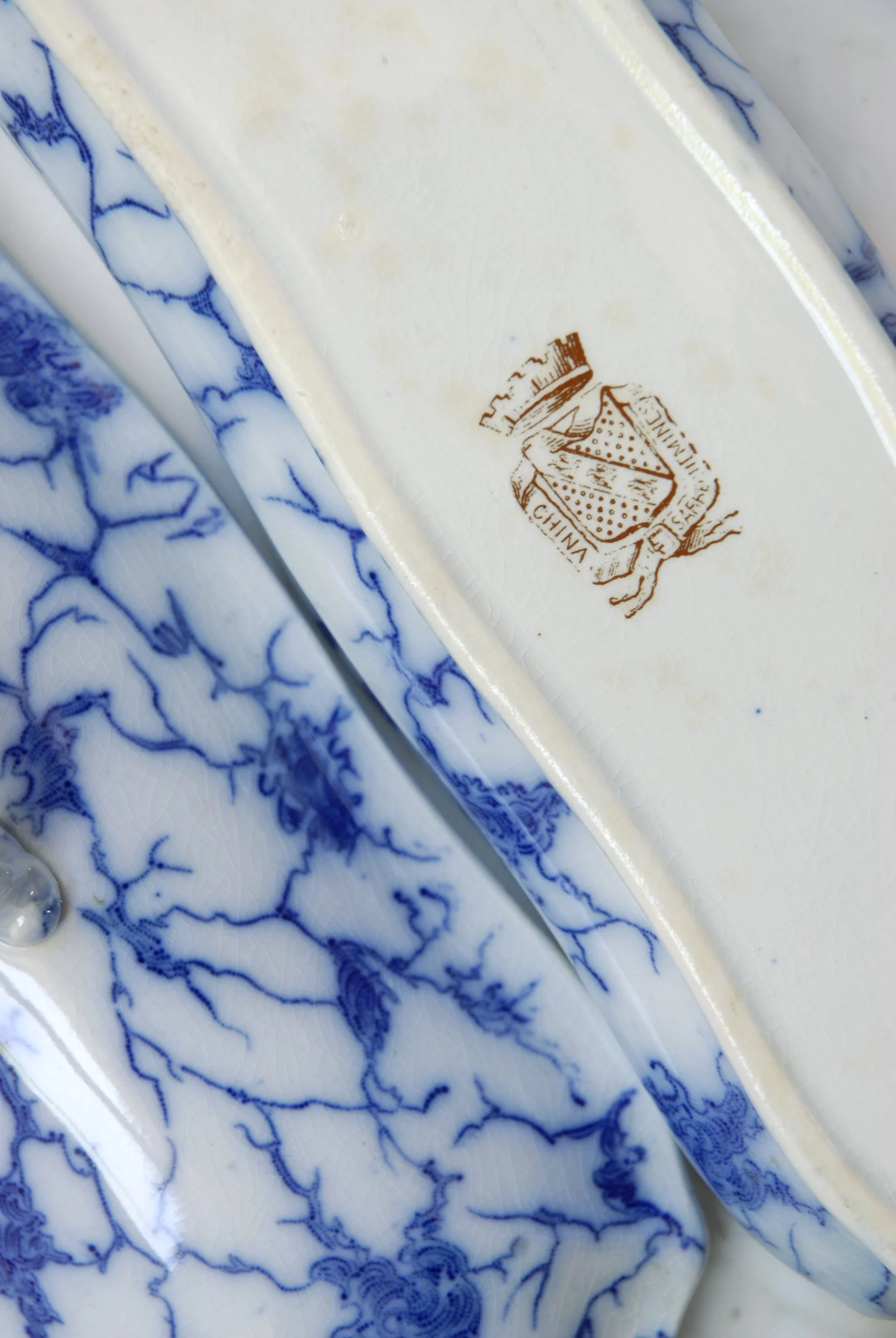 SIZED 1556 China Razor Dish.JPG