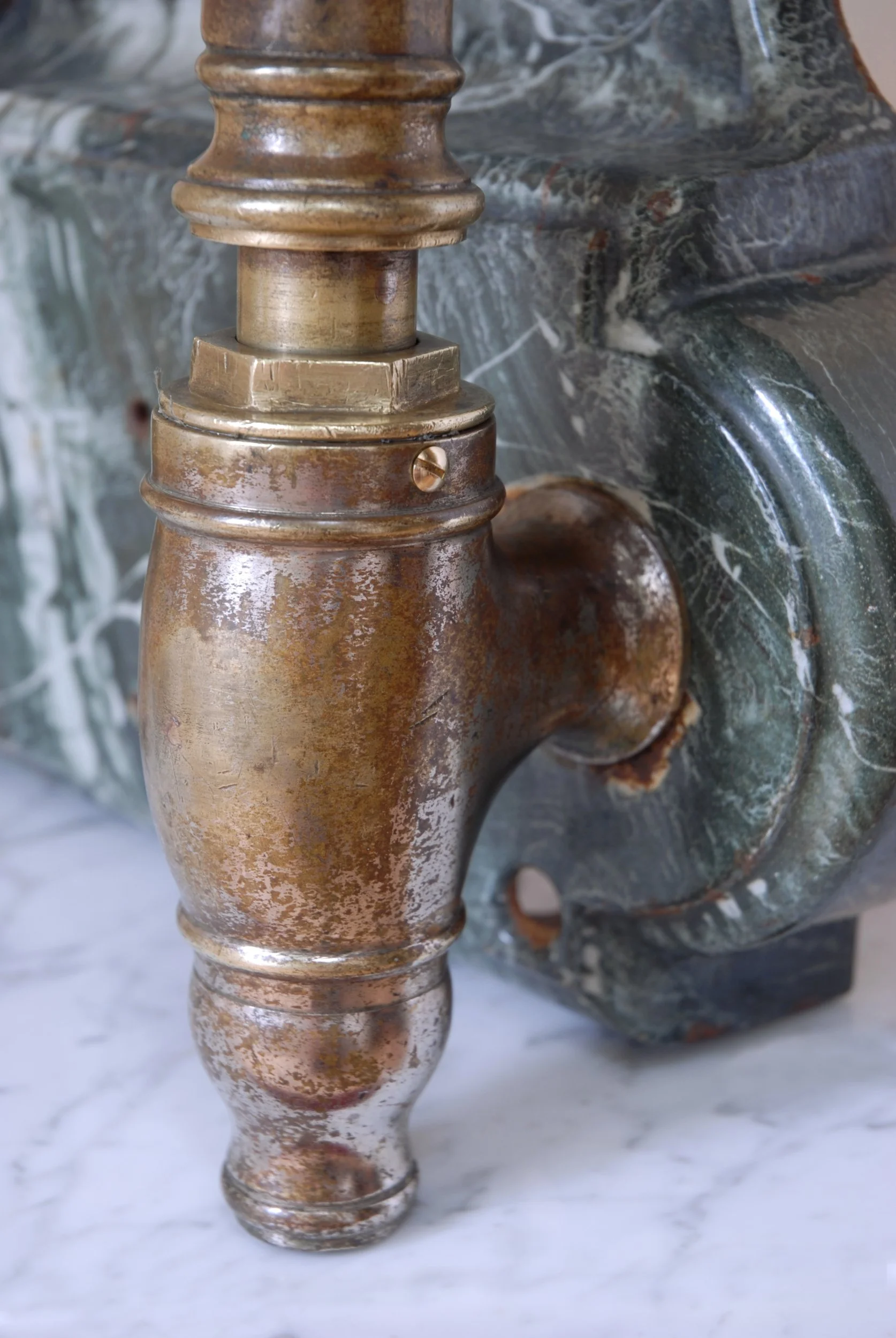 SIZED 1431 Swan Taps Waterandwooduk.JPG