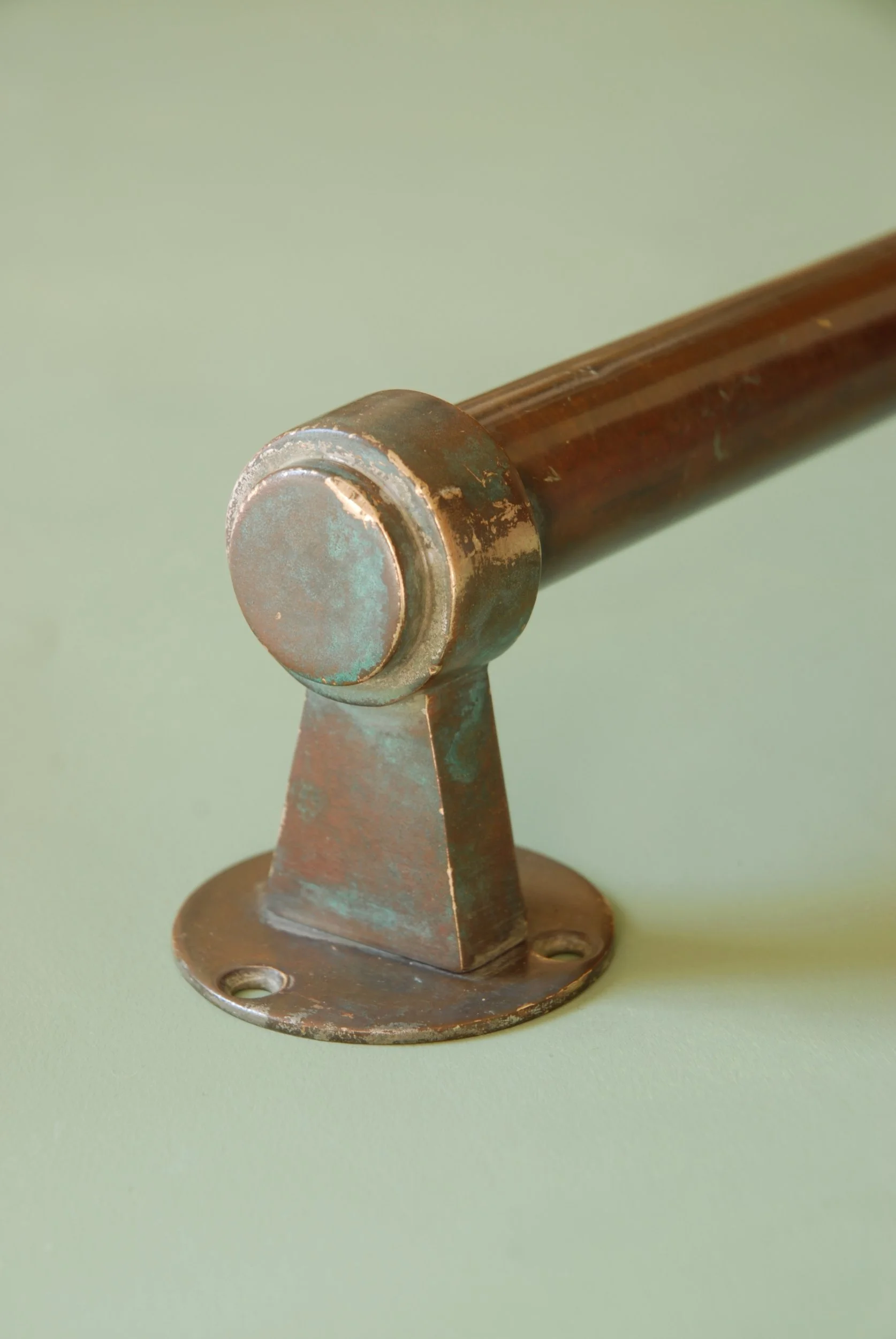 SIZED 1609 Brass Art Deco Towel Rail.JPG