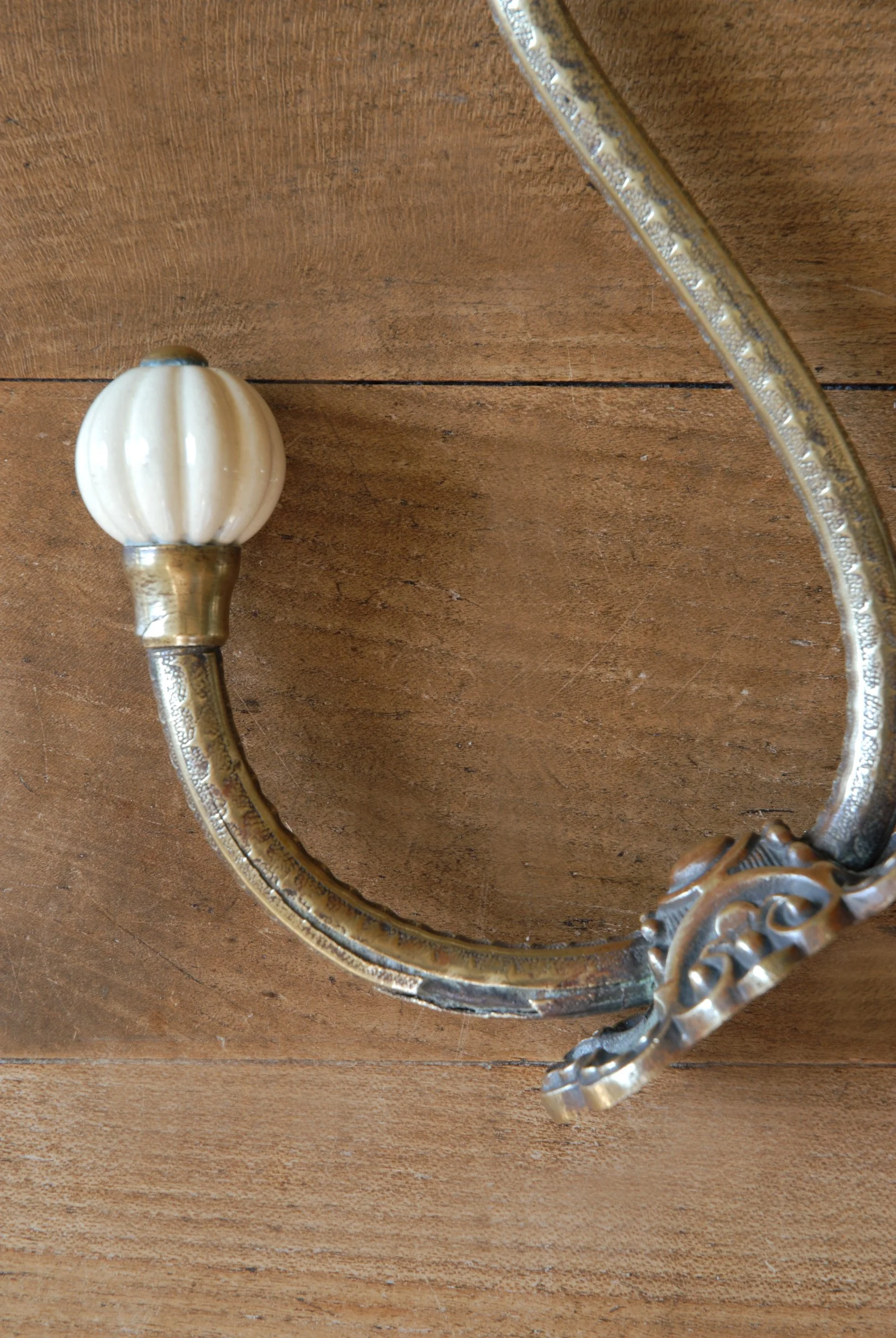 SIZED 1611 Brass Hooks.JPG