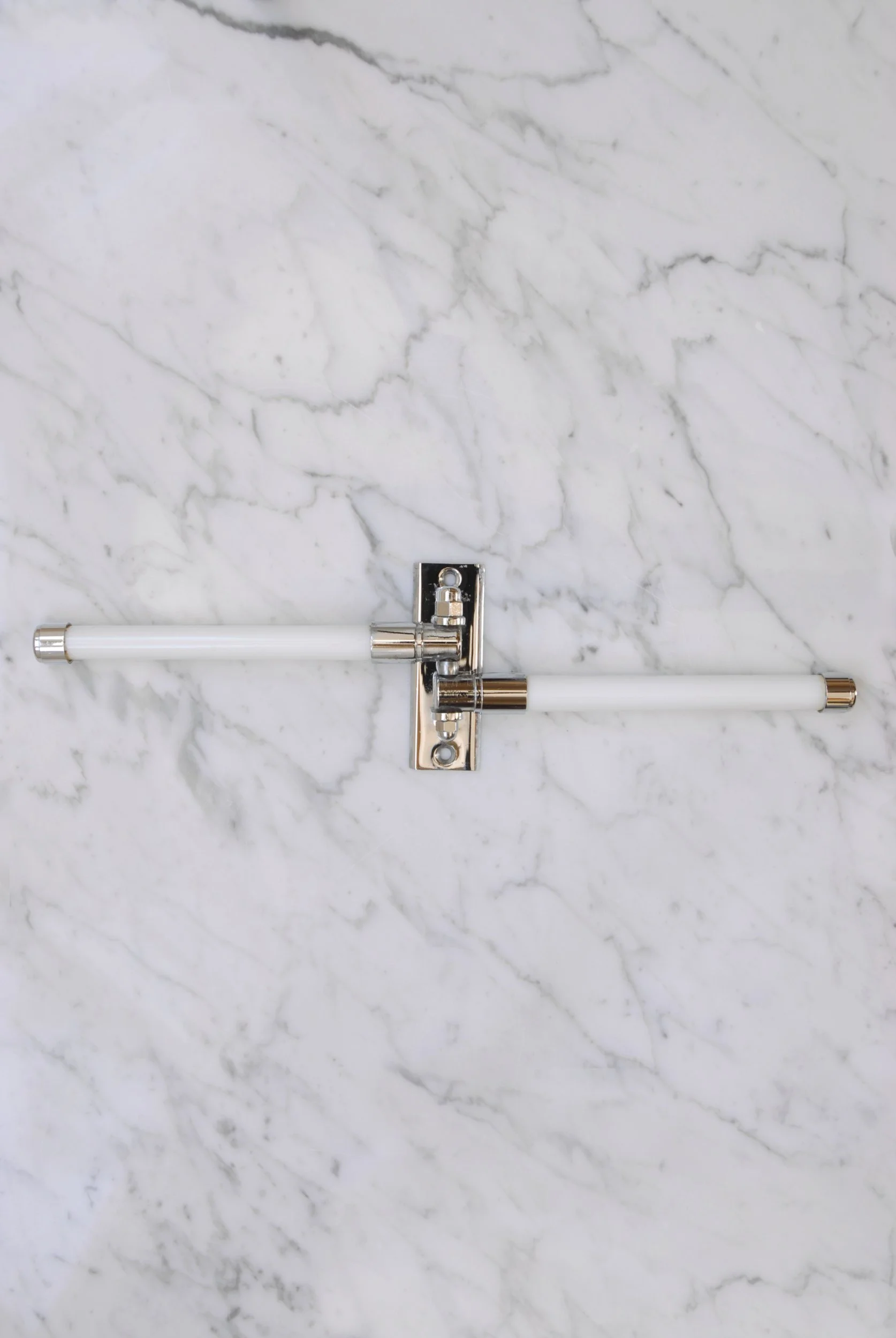 SIZED 1486 Art Deco Towel Rail Waterandwooduk Glass.JPG