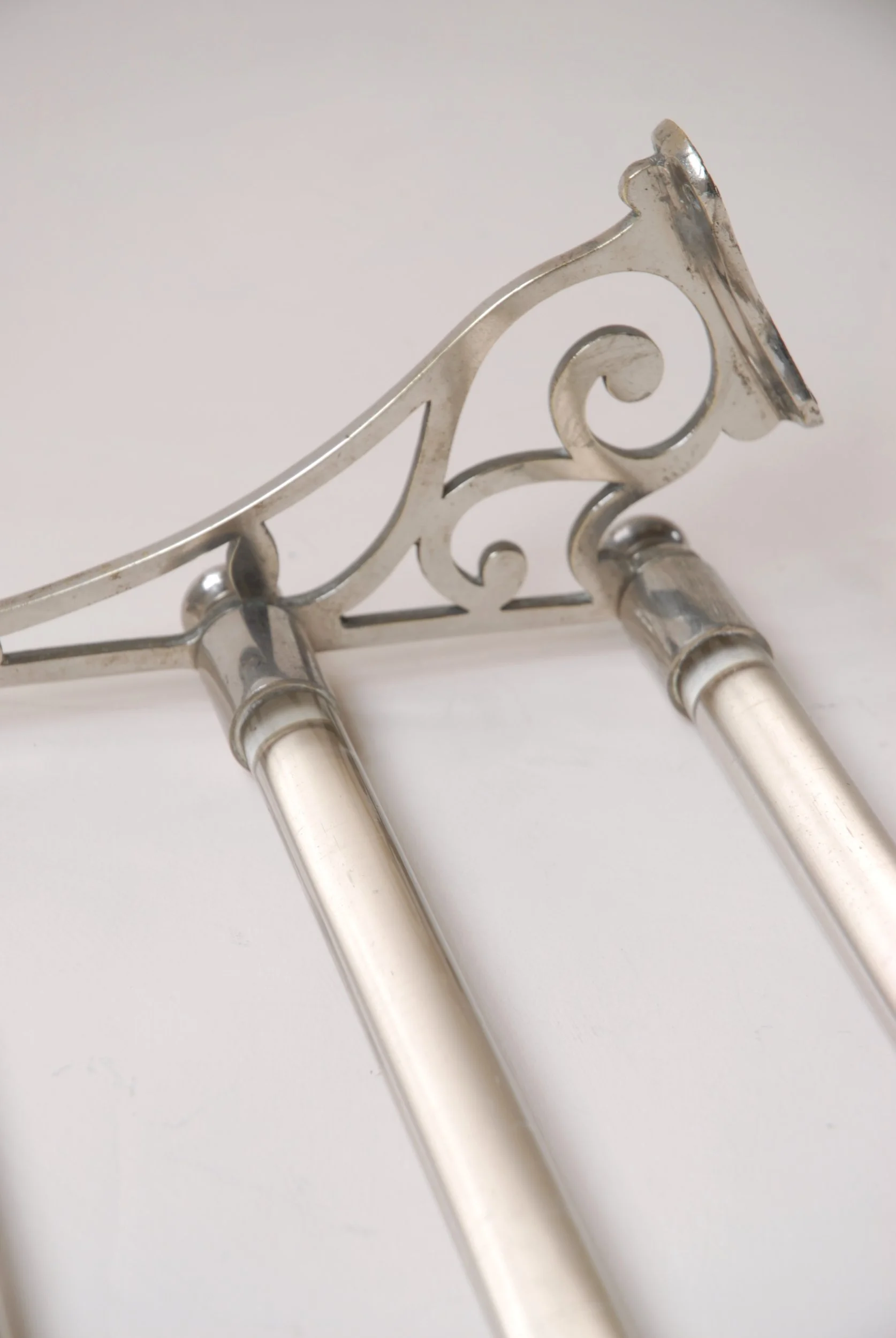 SIZED 1322 Nickel Towel Rail.JPG