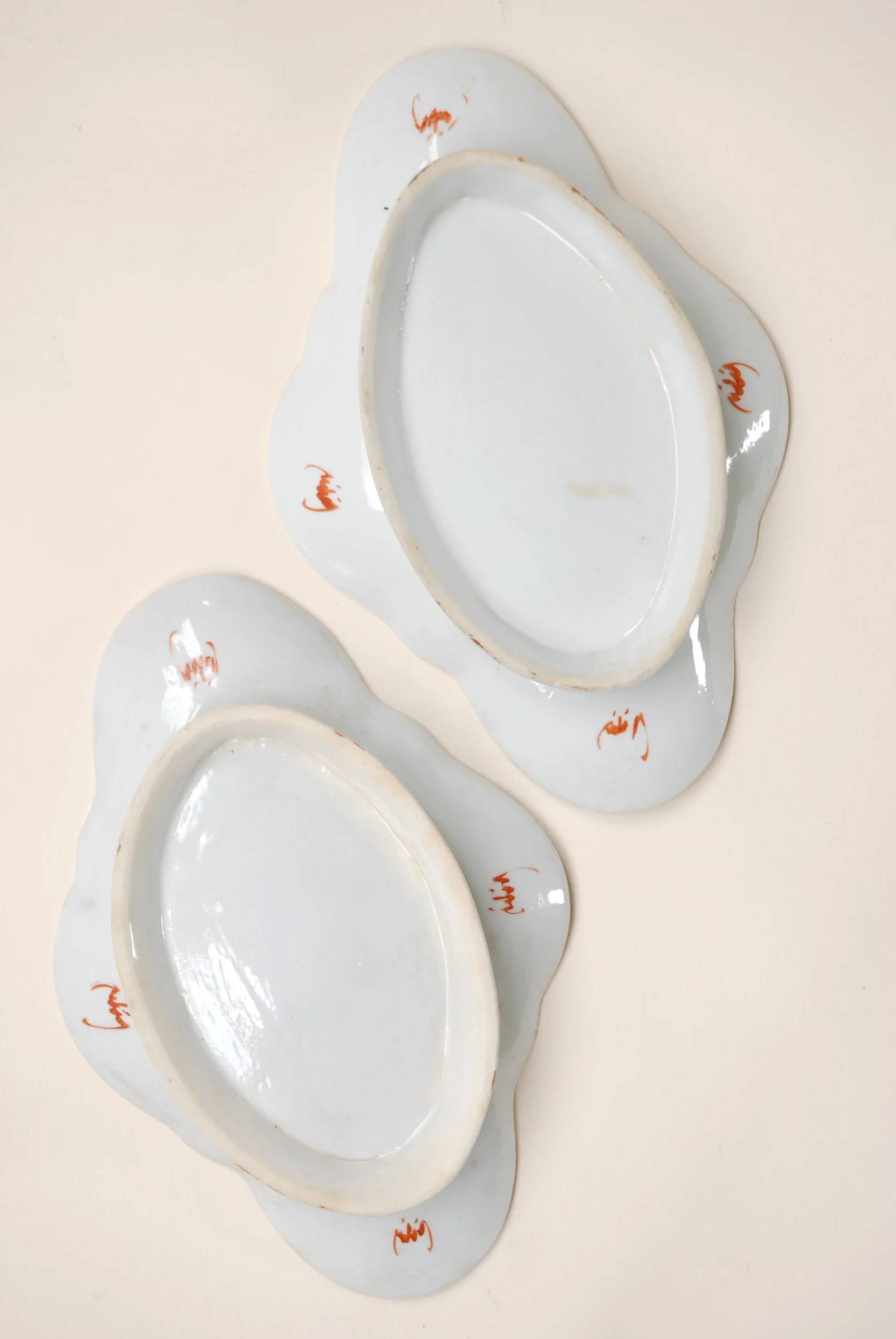 SIZED 1489 Porcelain Soap Dish.JPG