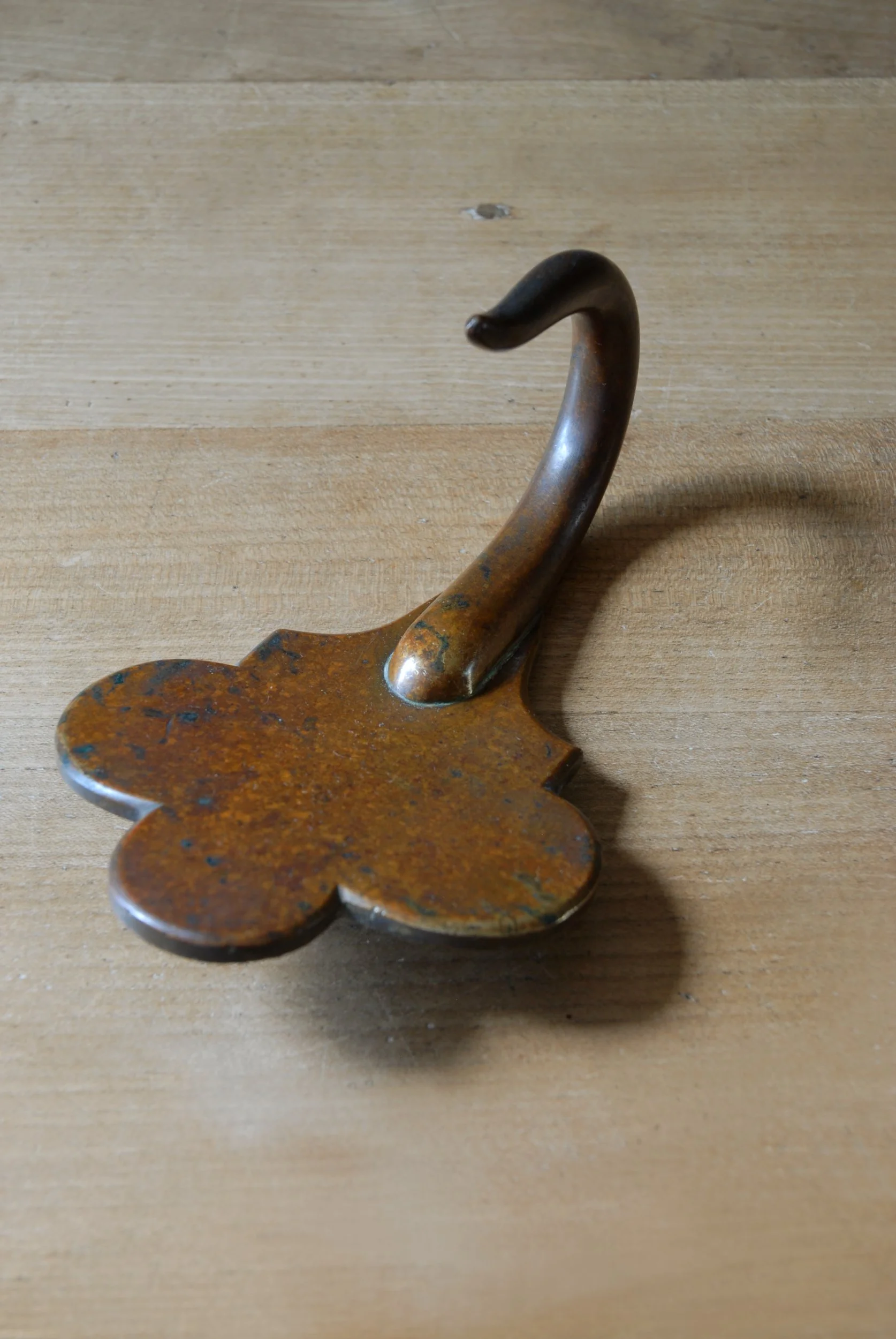 SIZED 1584 Antique Brass Hooks.JPG