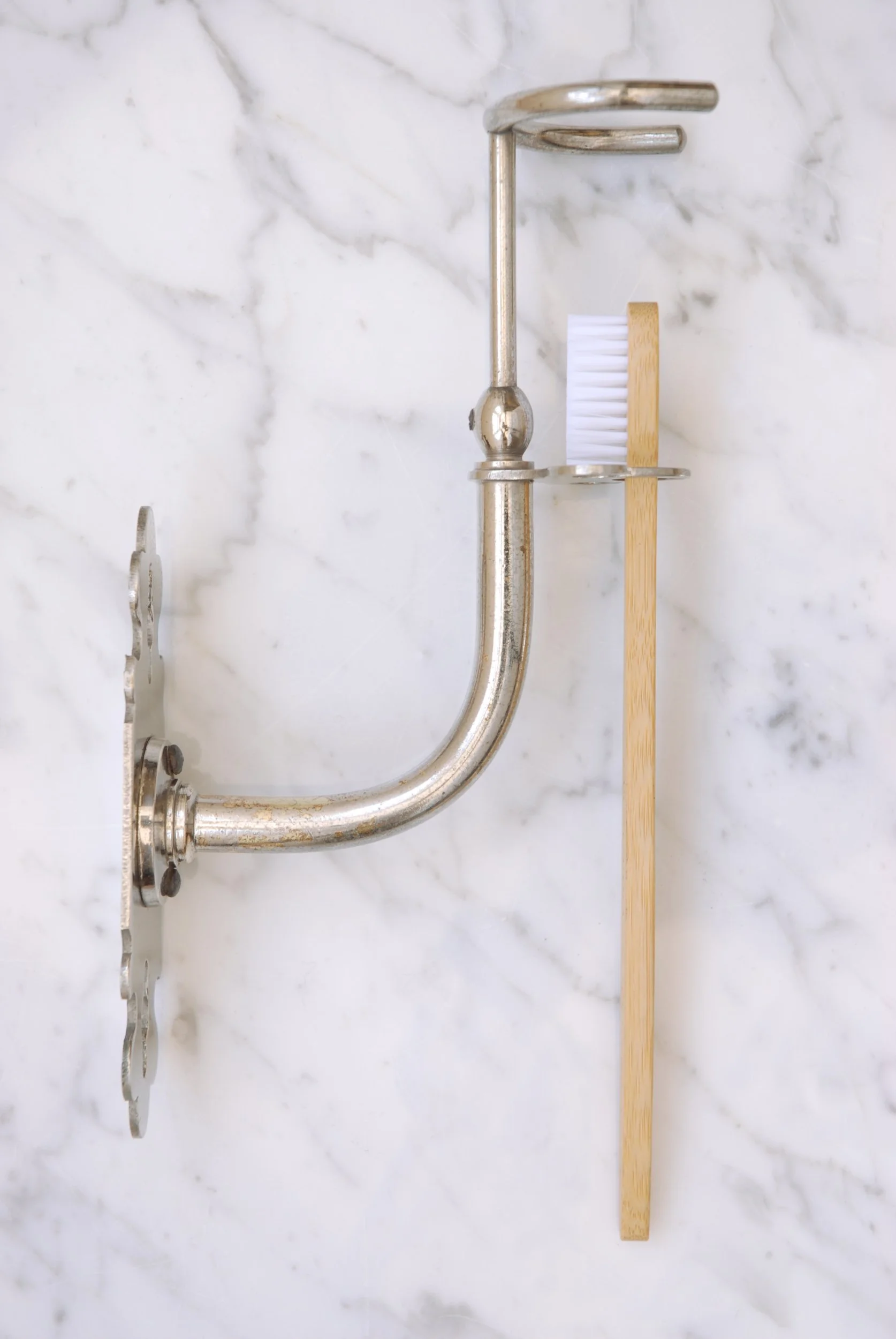 SIZED 1487 Antique Toothbrush Holder.JPG