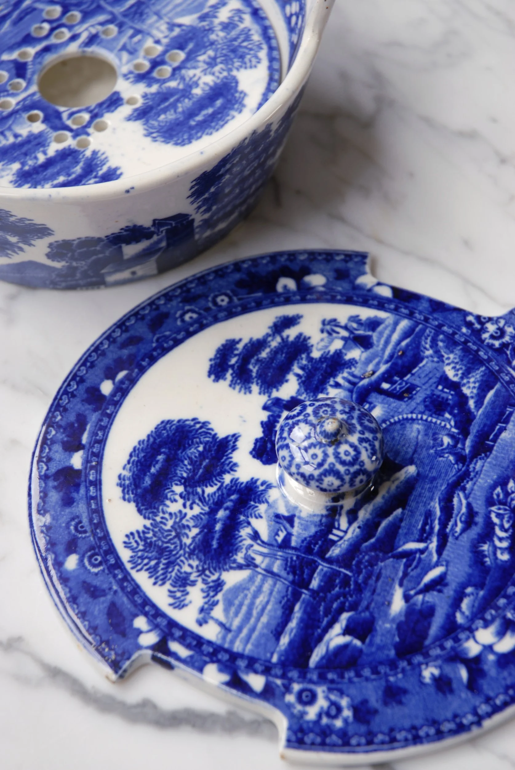 SIZED 1329 Spode Antique Soap Dish Blue.JPG