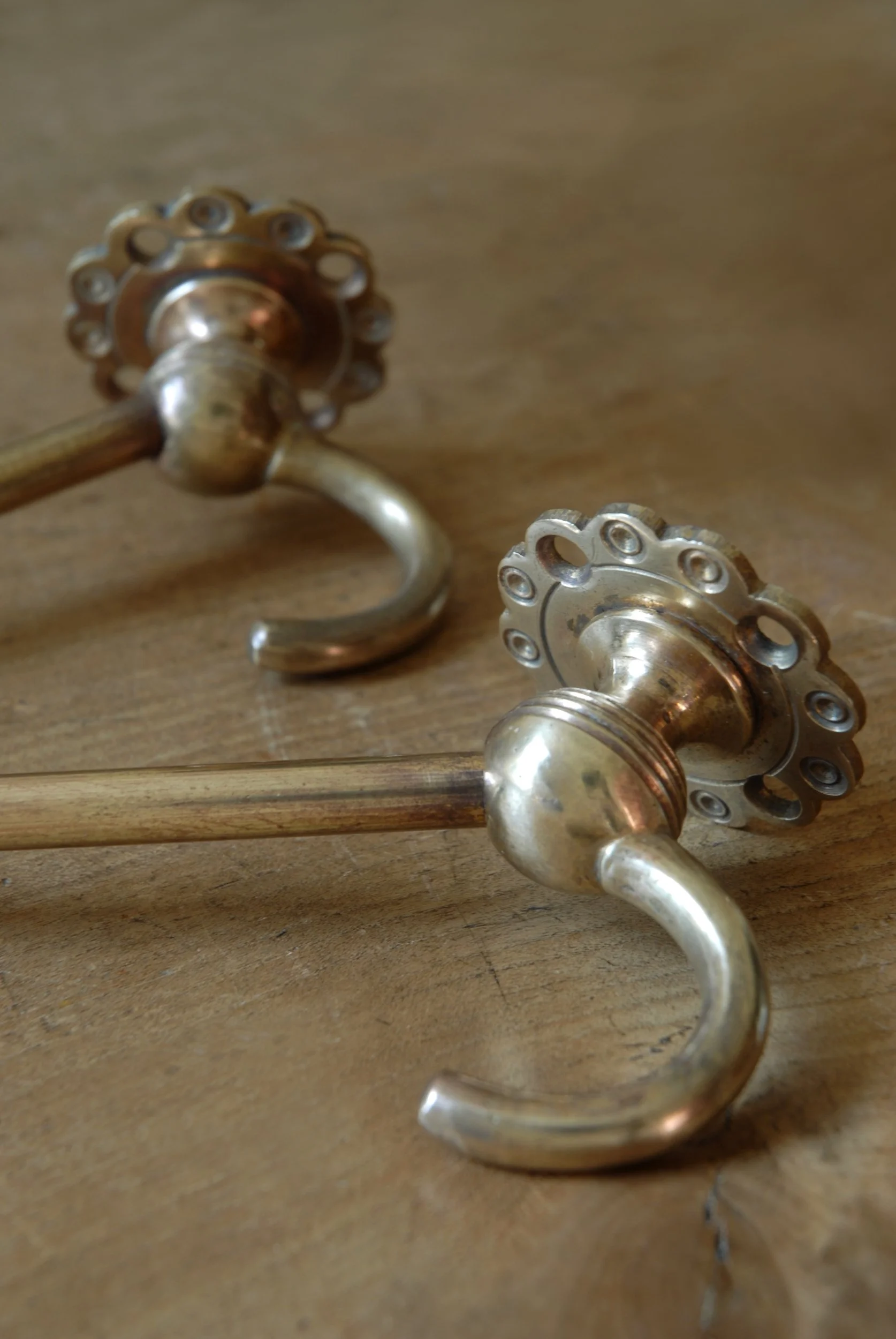SIZED 1599 Brass Beehive Antique Hooks.JPG