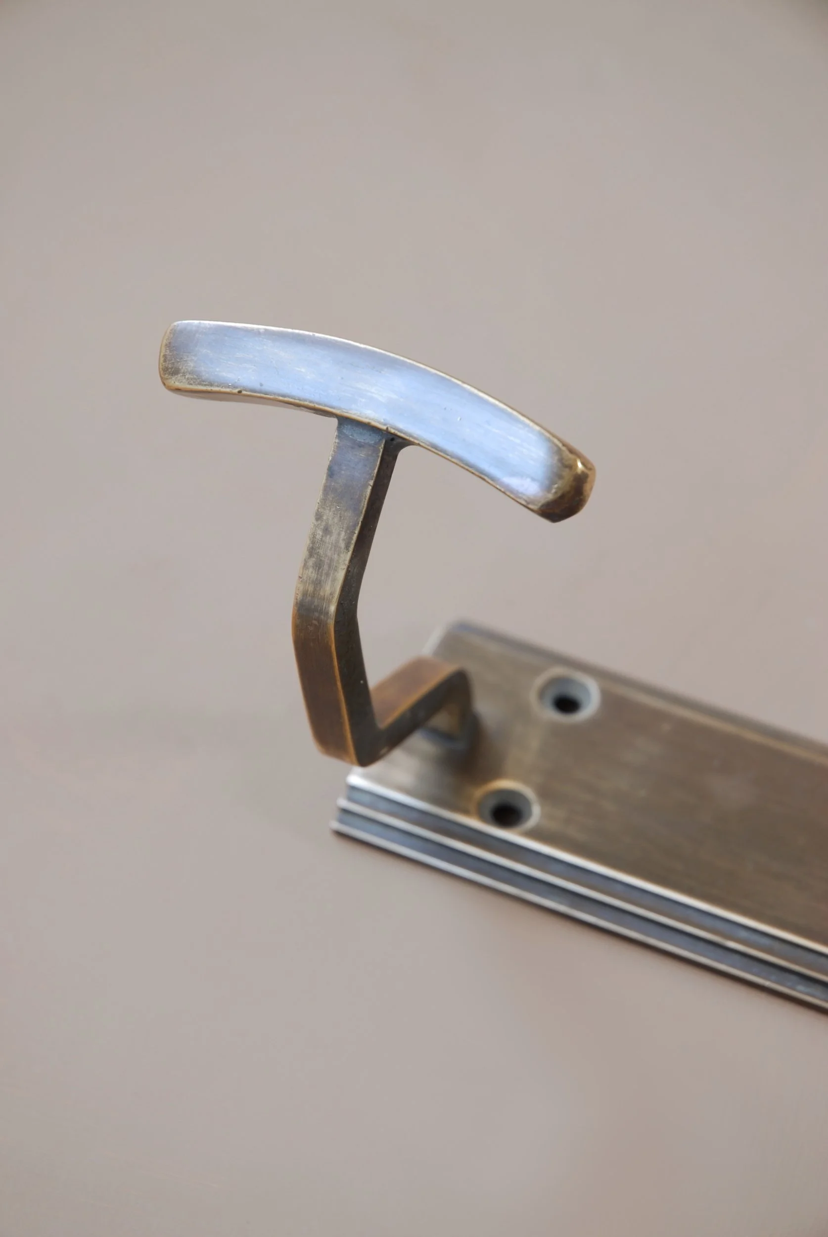 SIZED 1516 Hooks Brass.JPG