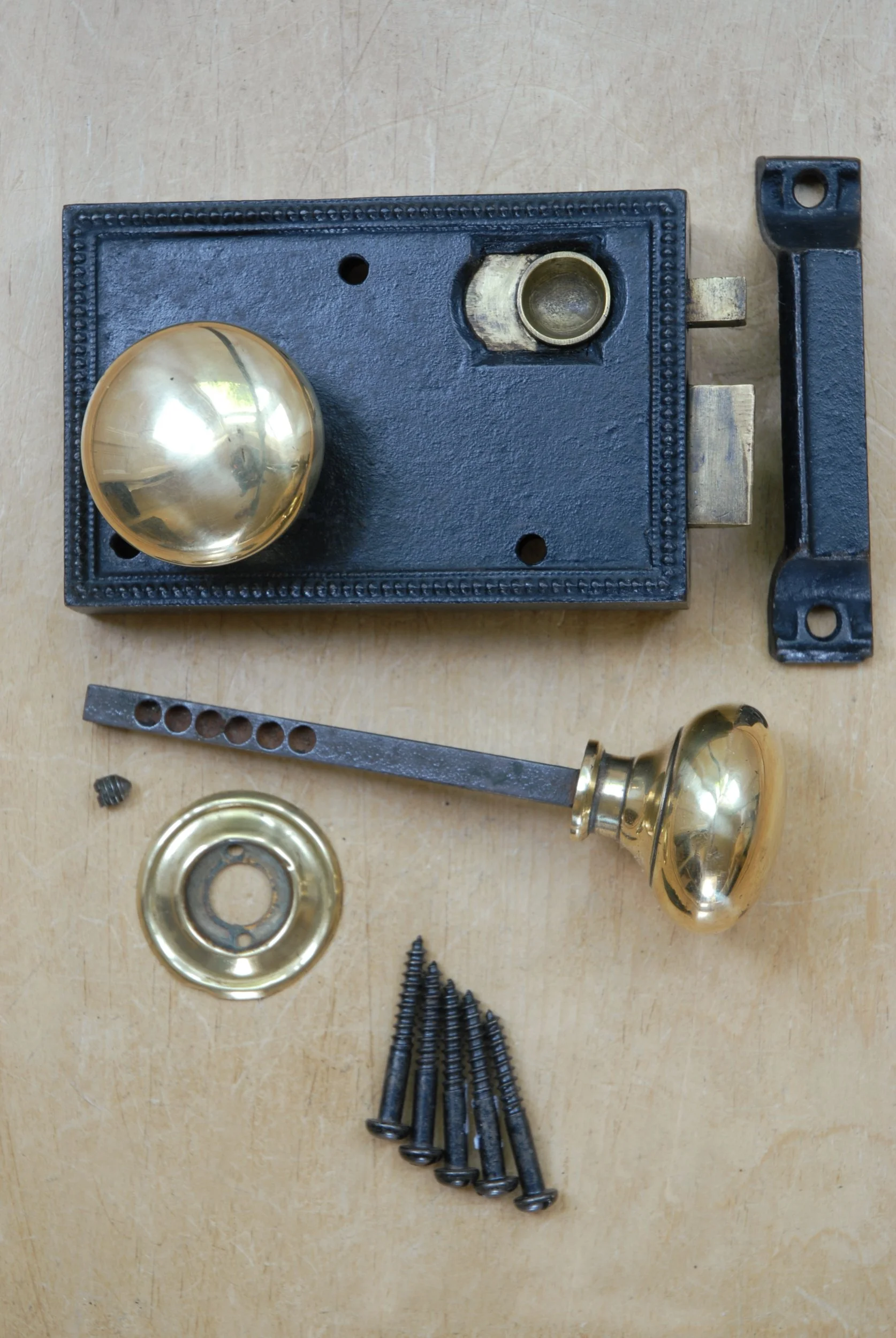 SIZED 1453 Rim Lock Waterandwooduk.JPG