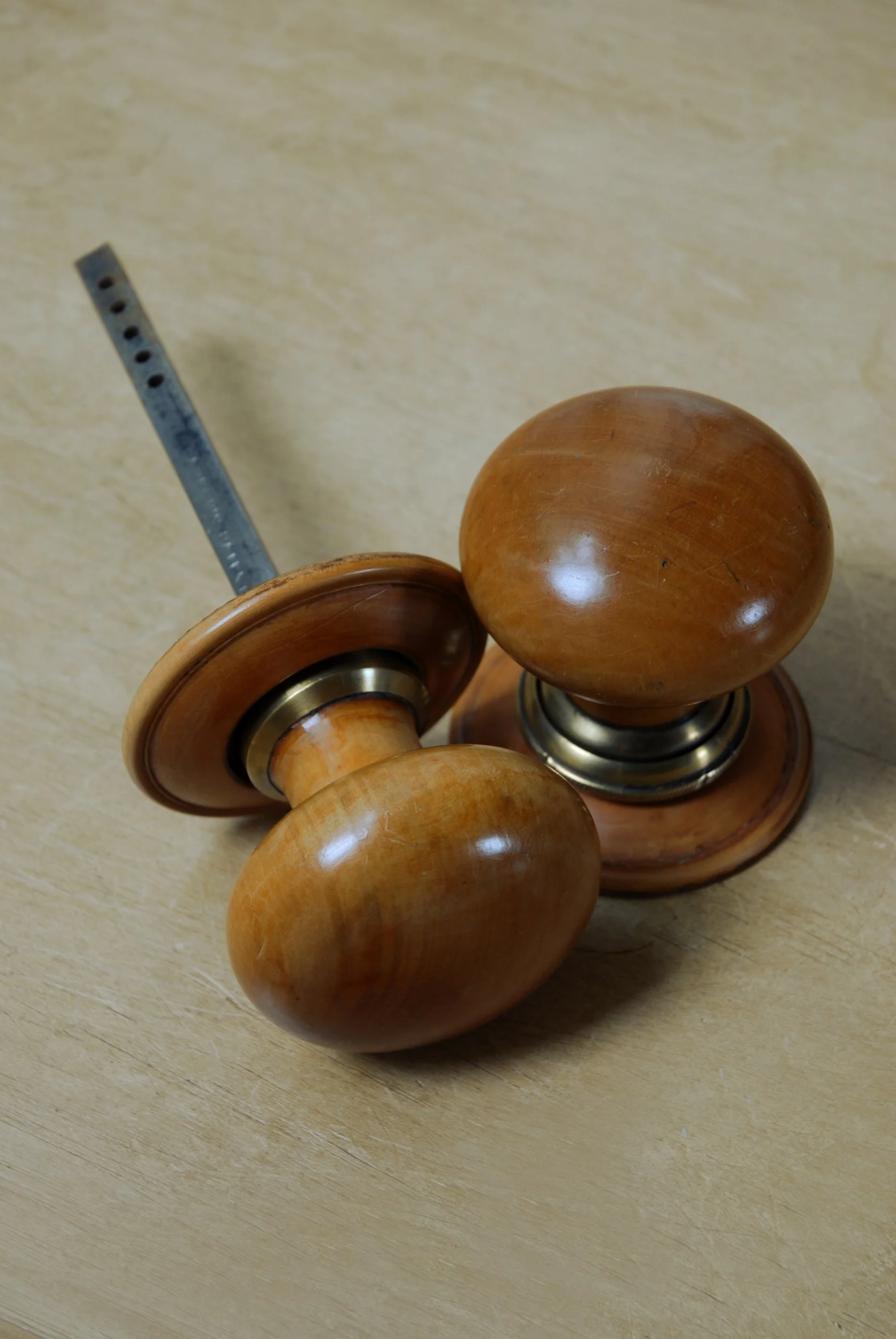 SIZED 1566 Antique Door Knob Handles Wood.JPG